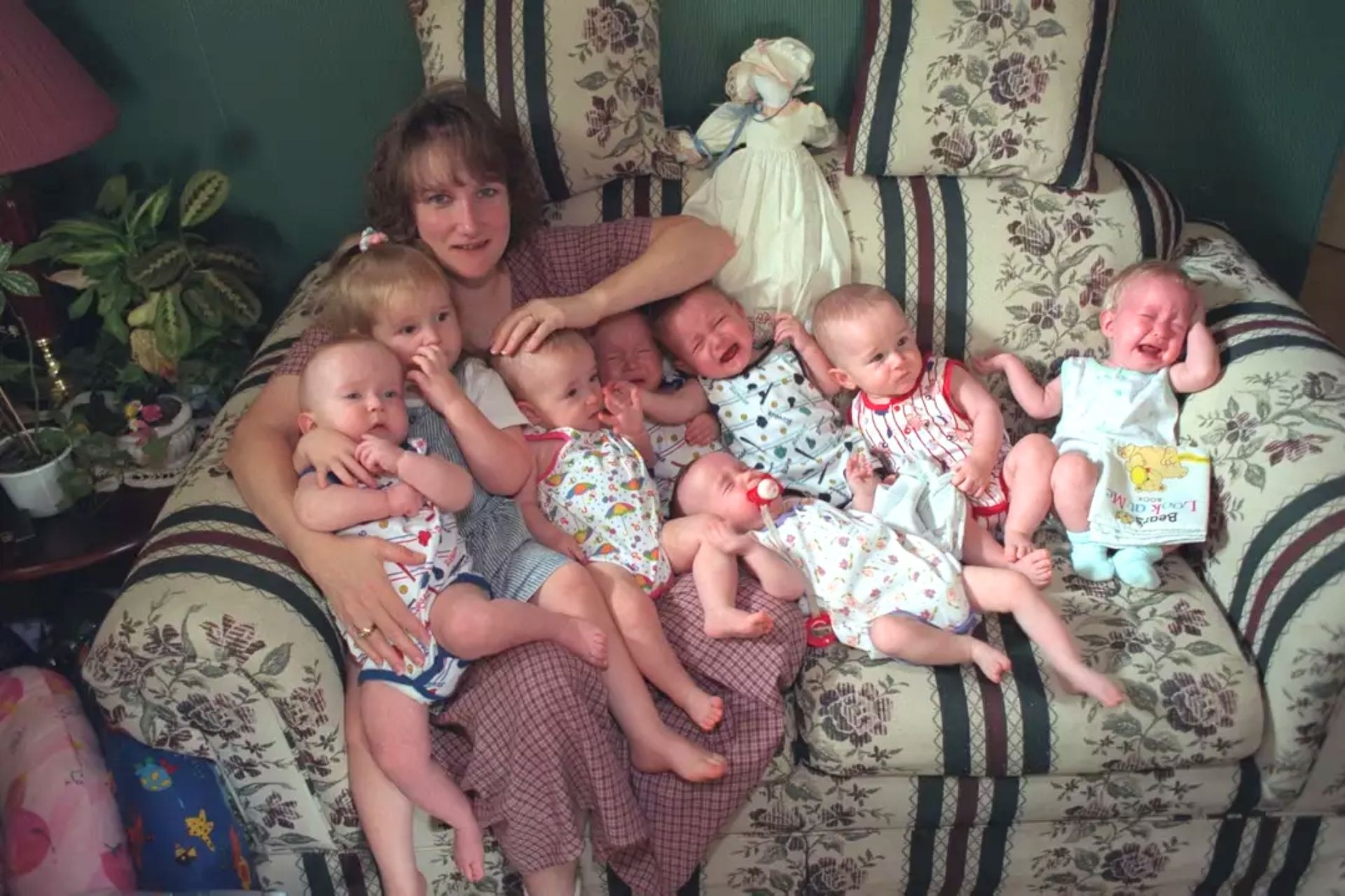 Ca sinh 7 dau tien tren the gioi ra sao sau 28 nam? hinh anh