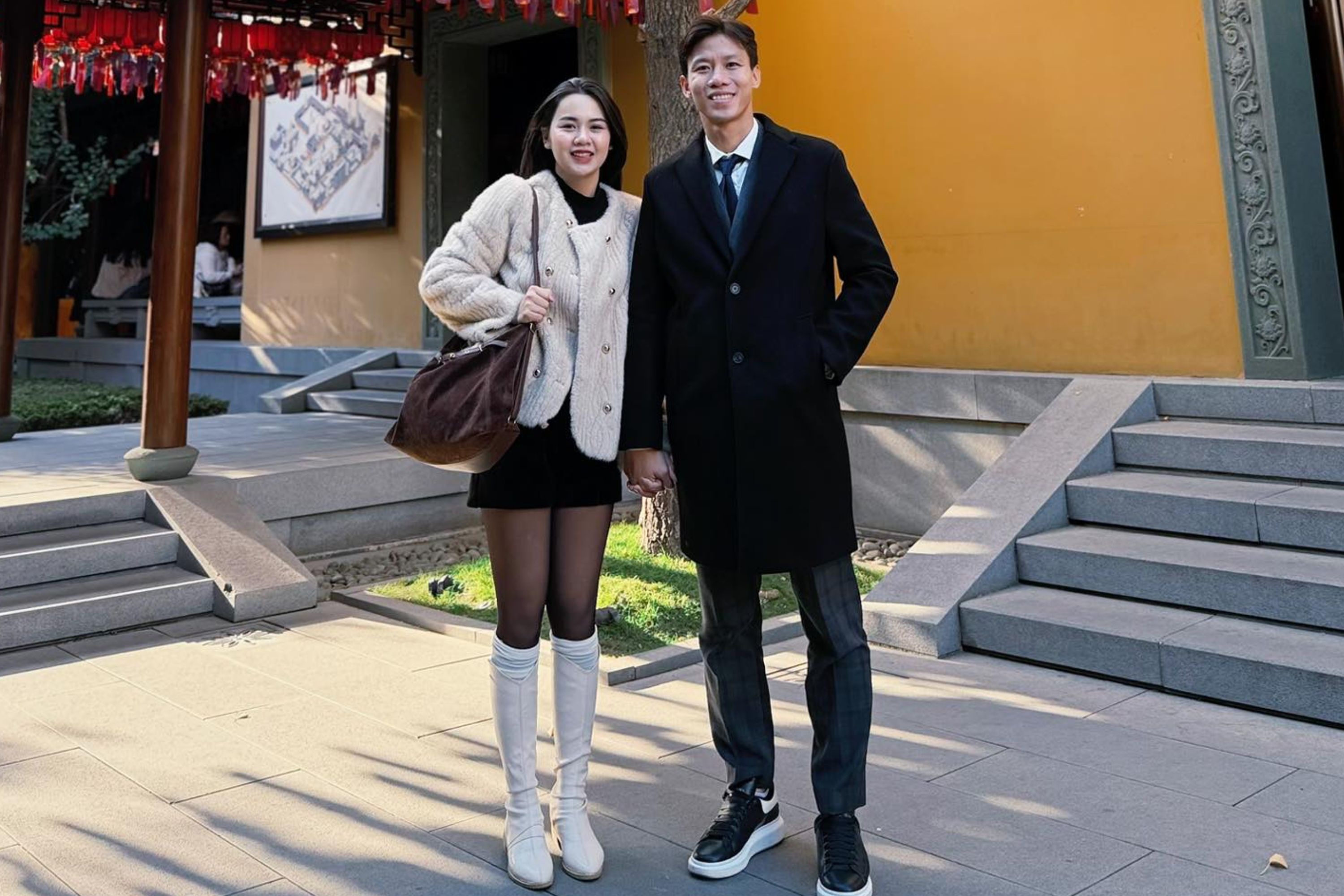 Que Ngoc Hai du lich Thuong Hai, Van Lam dua vo con ve Nga ngam tuyet hinh anh