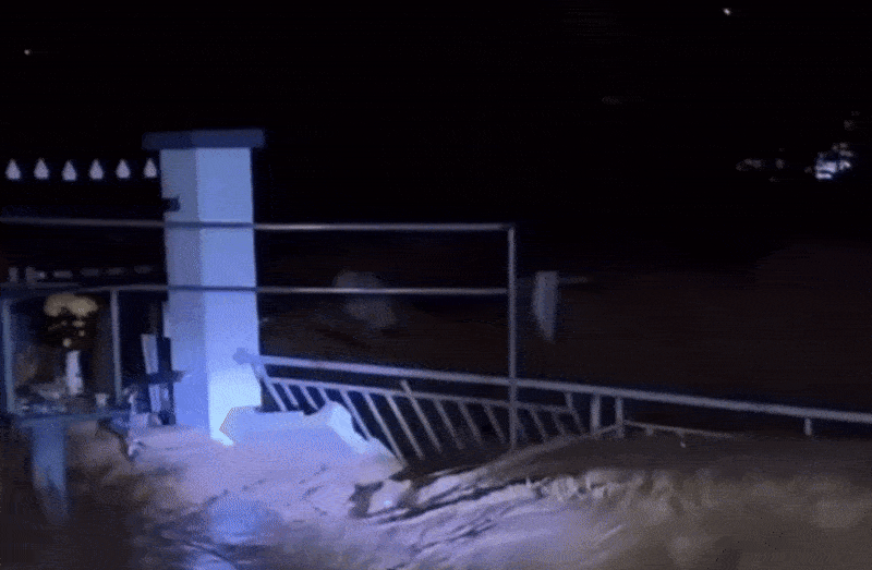 Canh nuoc lu o at do ve trong dem o Da Lat hinh anh