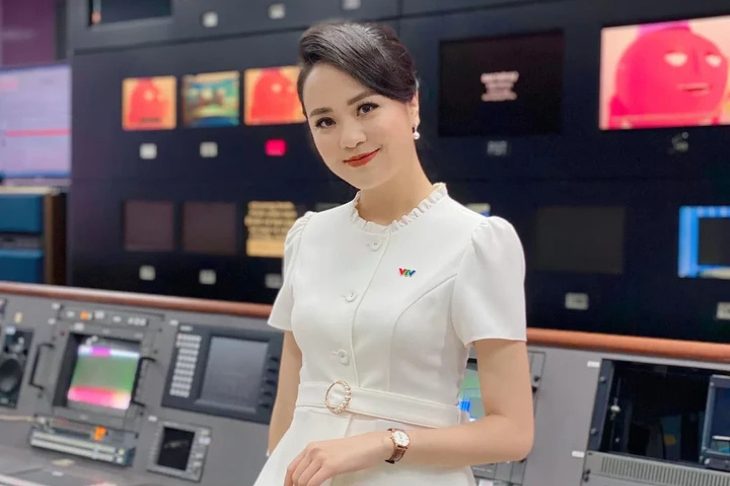 BTV tung la ‘co gai thoi tiet’ noi tieng, gio dan Thoi su 19h hinh anh