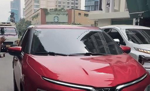 Quen iPhone tren taxi o TP.HCM, du khach Thai ke trai nghiem khong ngo hinh anh