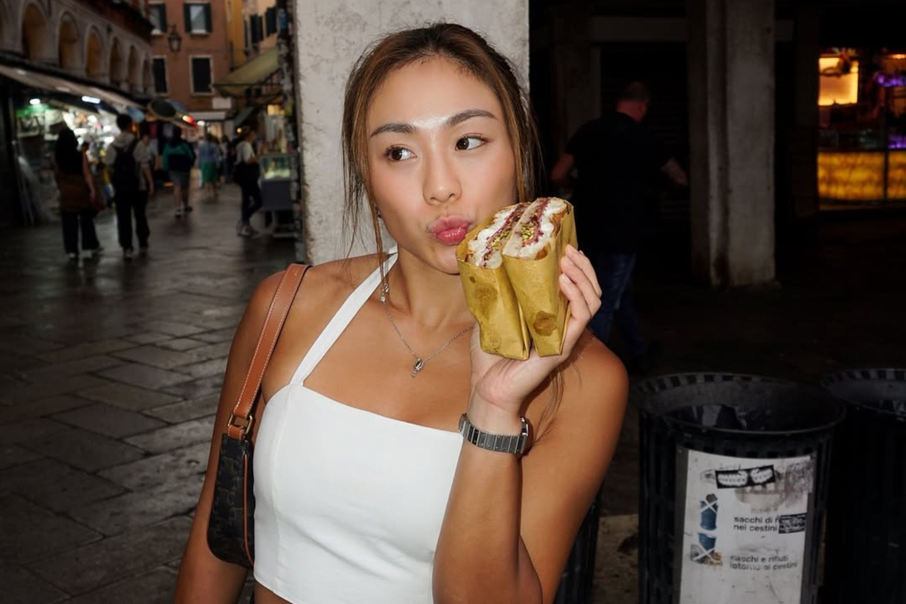 nu than bong chuyen anh 6