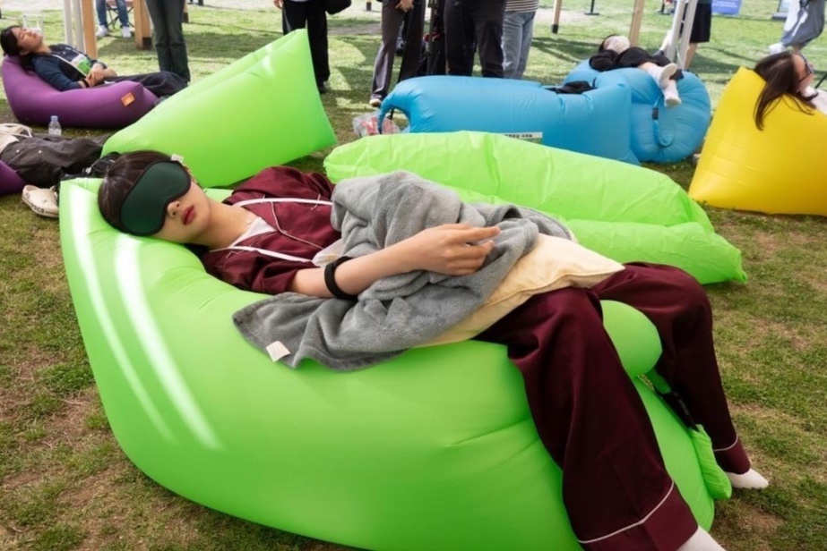 Quoc gia chau A giau co nhung nguoi dan kem hanh phuc hinh anh