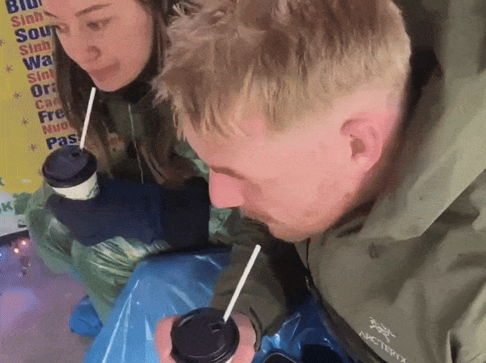 Mac quan coc di Ha Giang, khach Tay run cam cap vi lanh te tai hinh anh