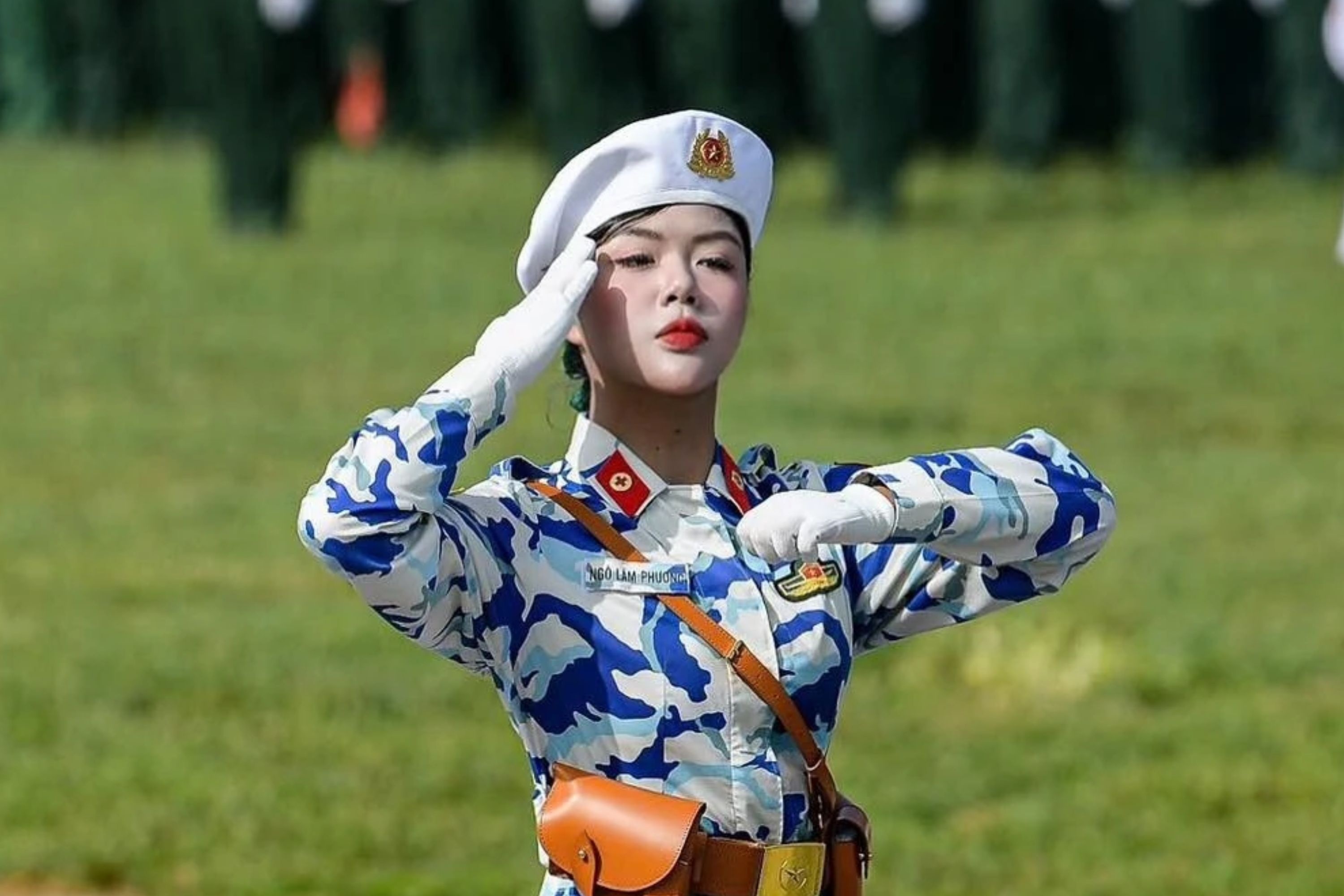 'Hoa khoi' khoi Quan y Ngo Lam Phuong gay chu y hinh anh