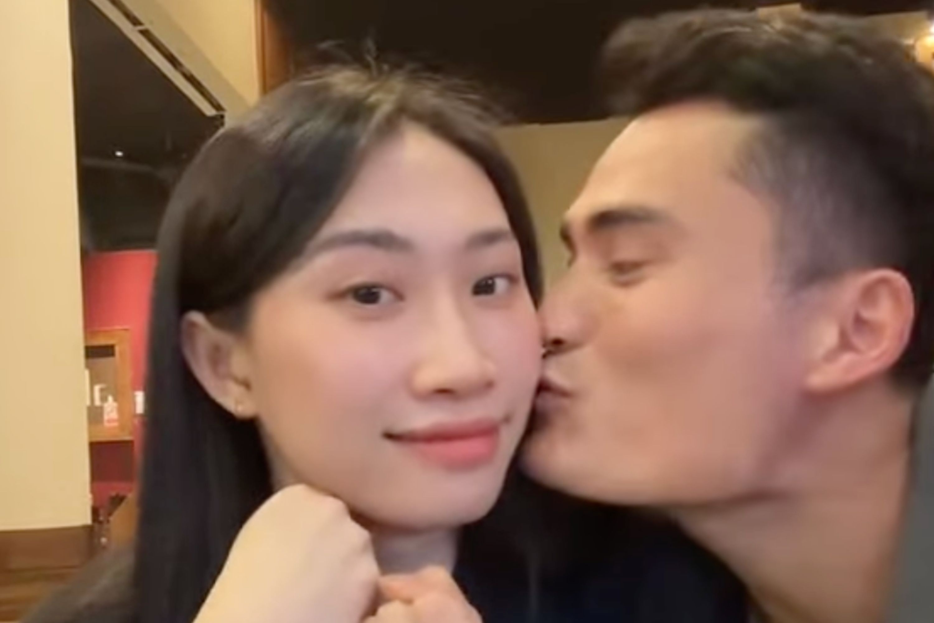 'Hot girl bong chuyen' sap cuoi tuyen thu dien kinh? hinh anh