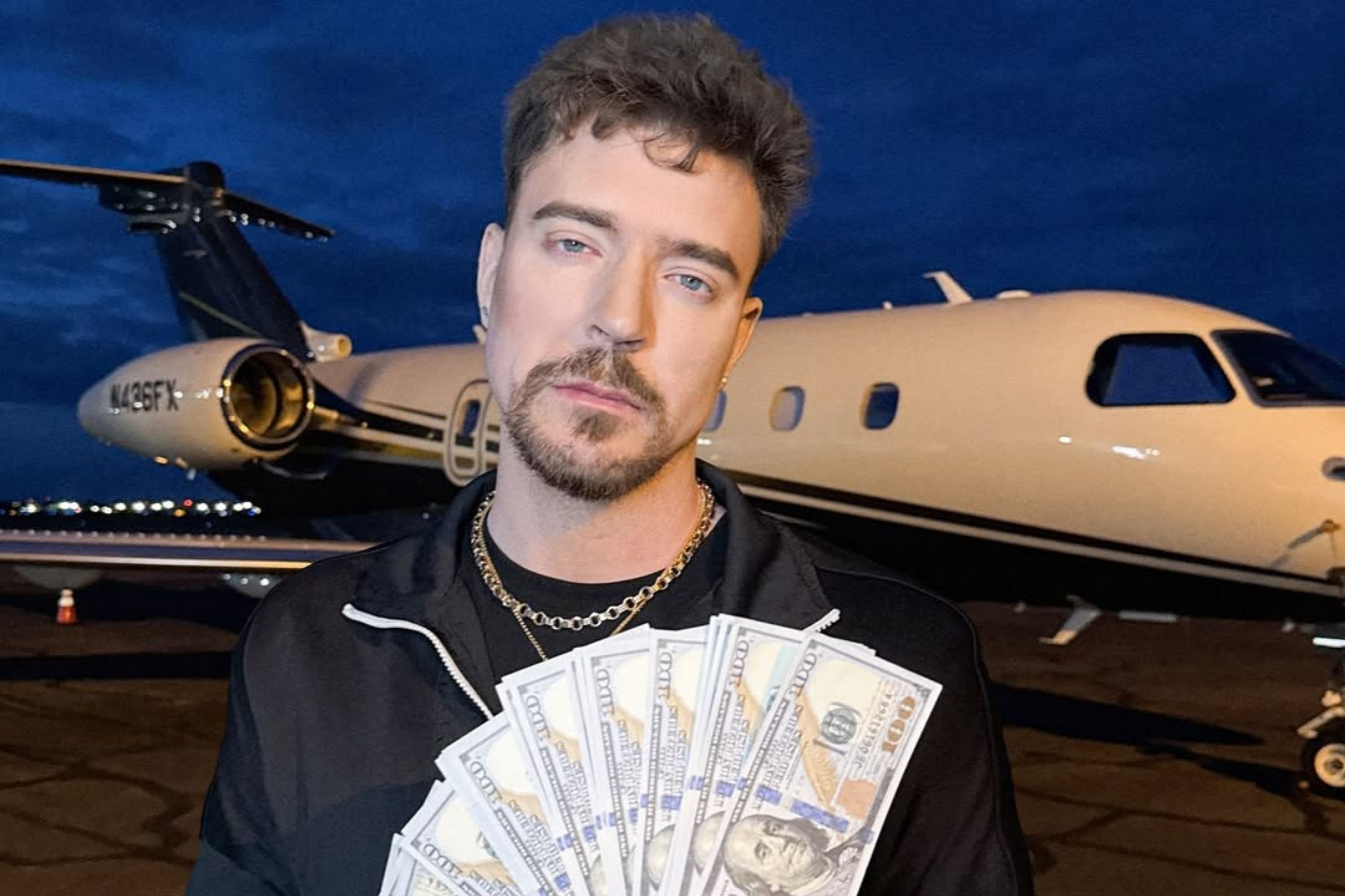 'Vua YouTube' phai vay tien me cuoi vo hinh anh