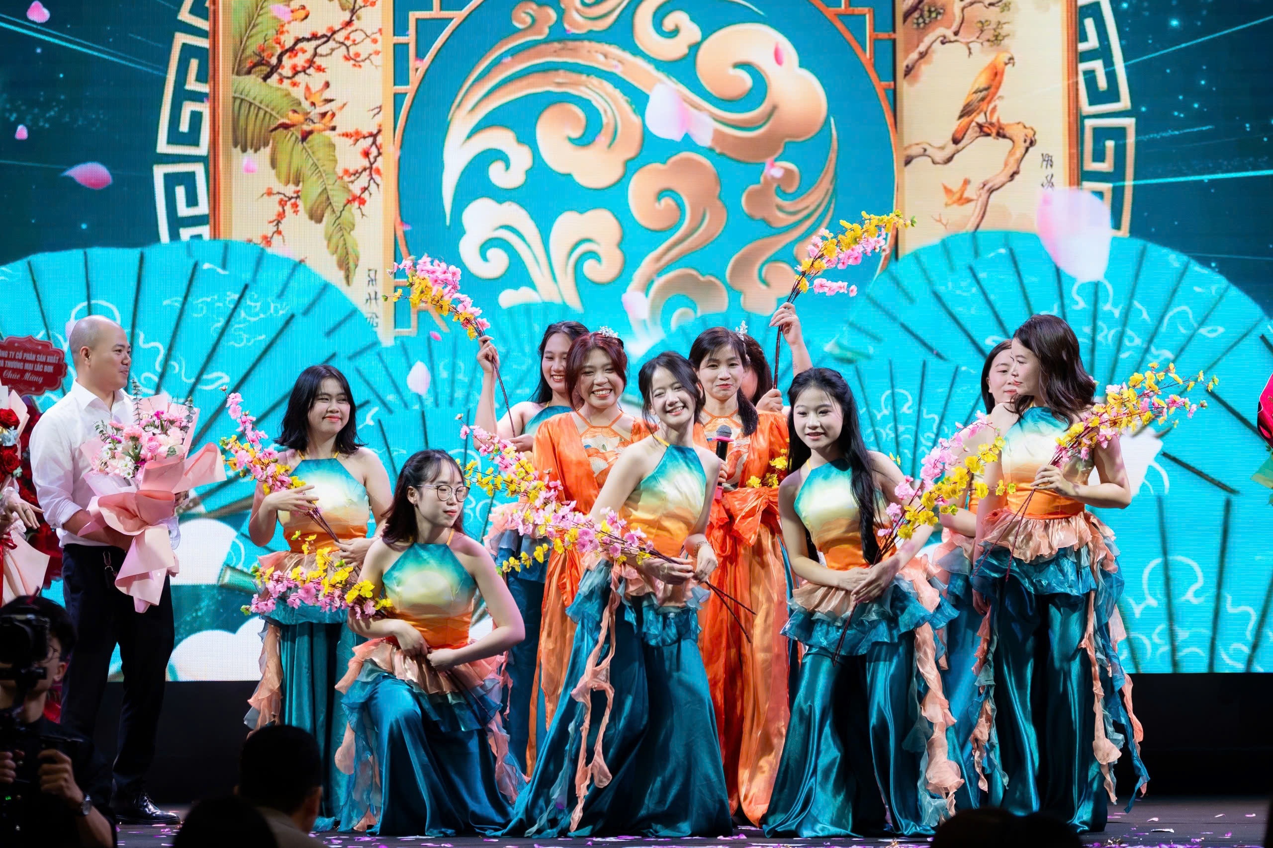 concert cuoi nam cong ty anh 5