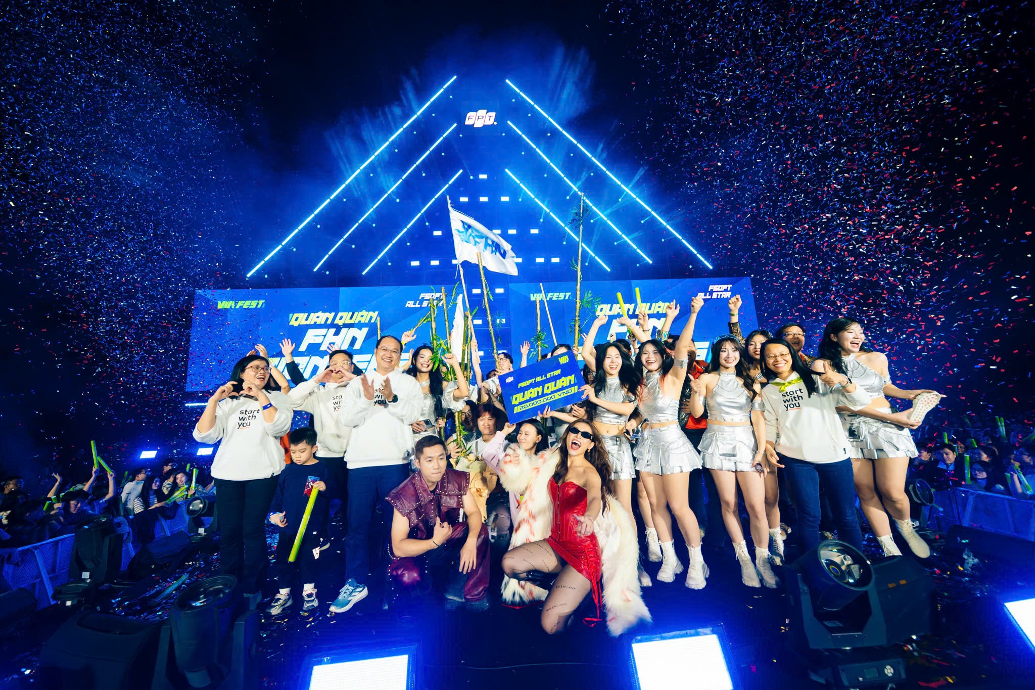 concert cuoi nam cong ty anh 1