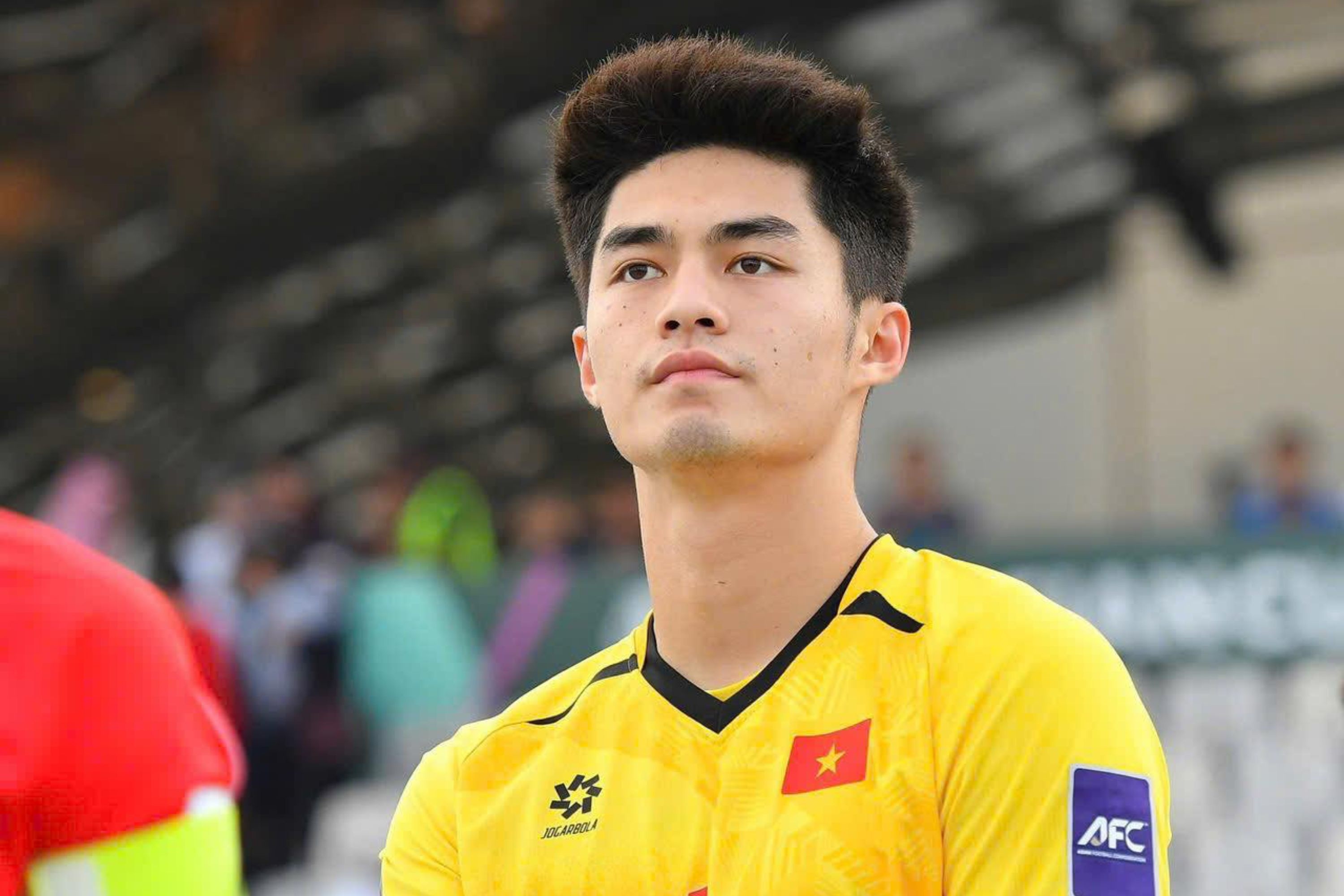 Thu mon Trung Kien don tuoi 23 hinh anh