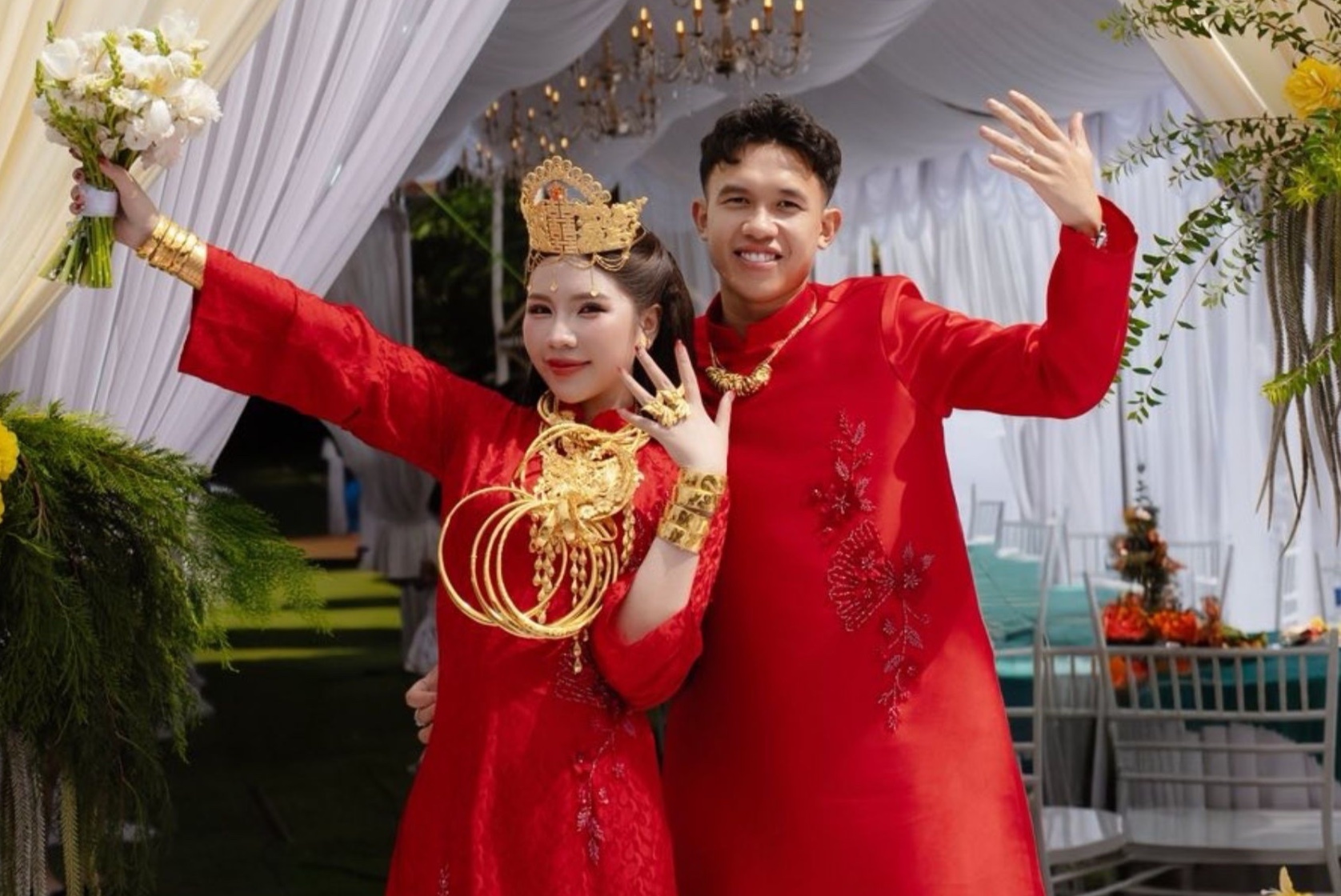 Tiem vang cua vo tien ve tuyen Viet Nam kin khach ngay via Than Tai hinh anh