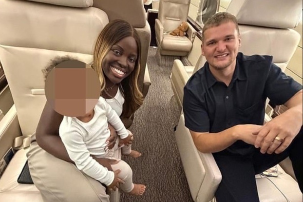 Dai gia Anh gay phan no vi thue may bay rieng 'thao chay' khoi UAE hinh anh