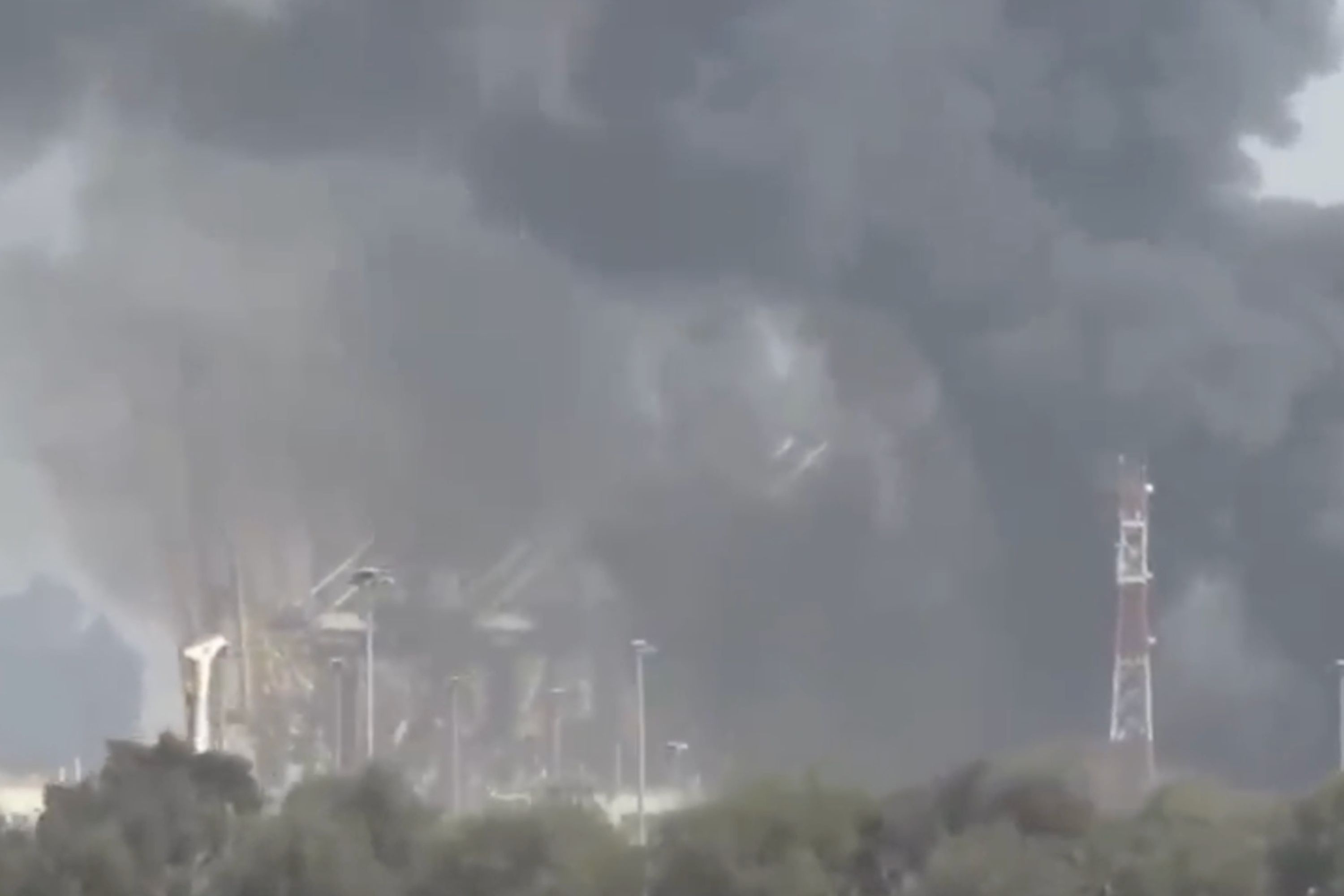 Khoi den mo mit o Dubai hinh anh