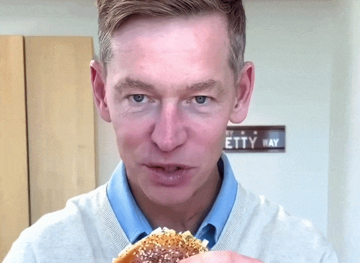 CEO McDonald's thành trò cười toàn cầu