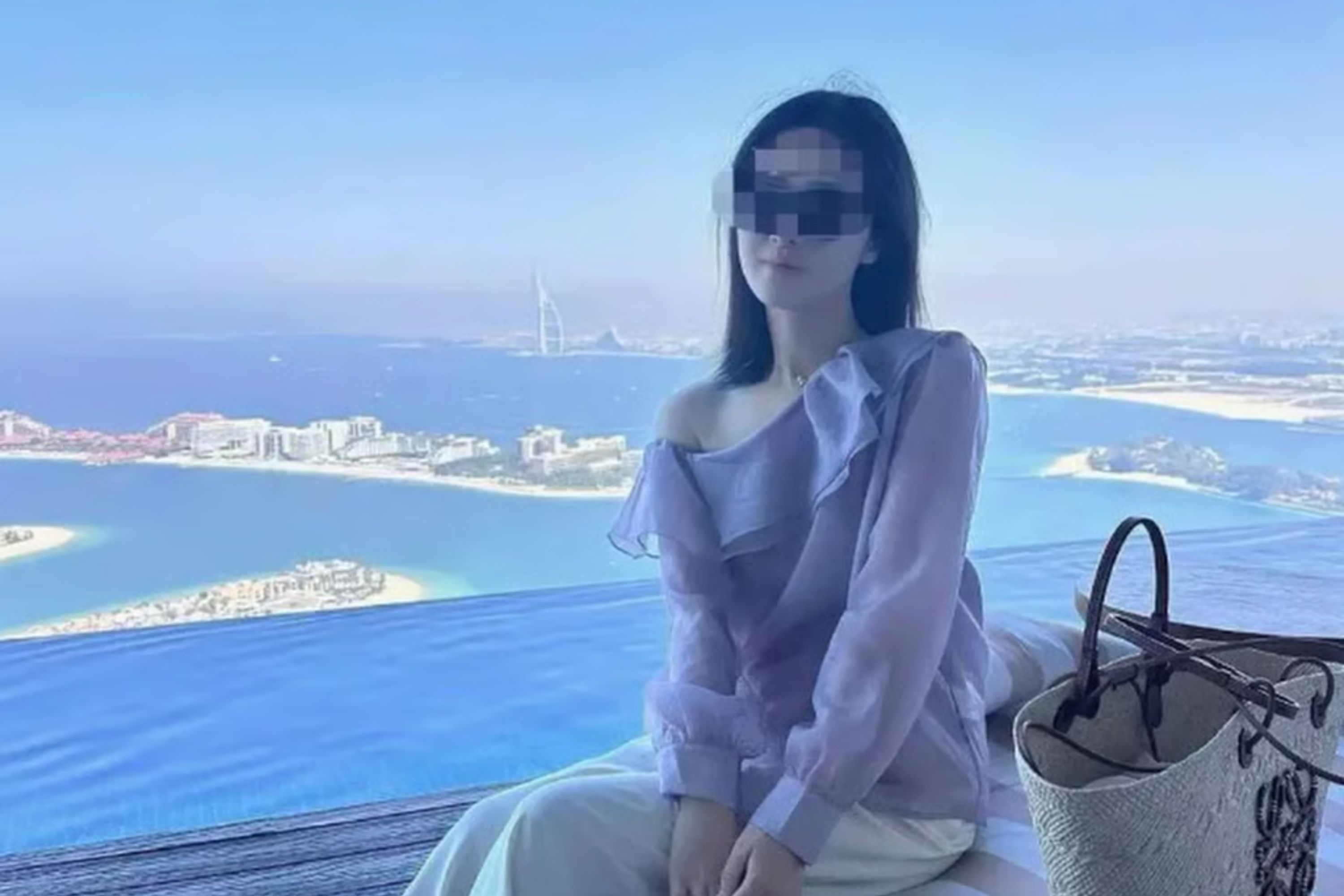 Di trang mat o UAE, vo kip ve, chong ket lai nua thang hinh anh