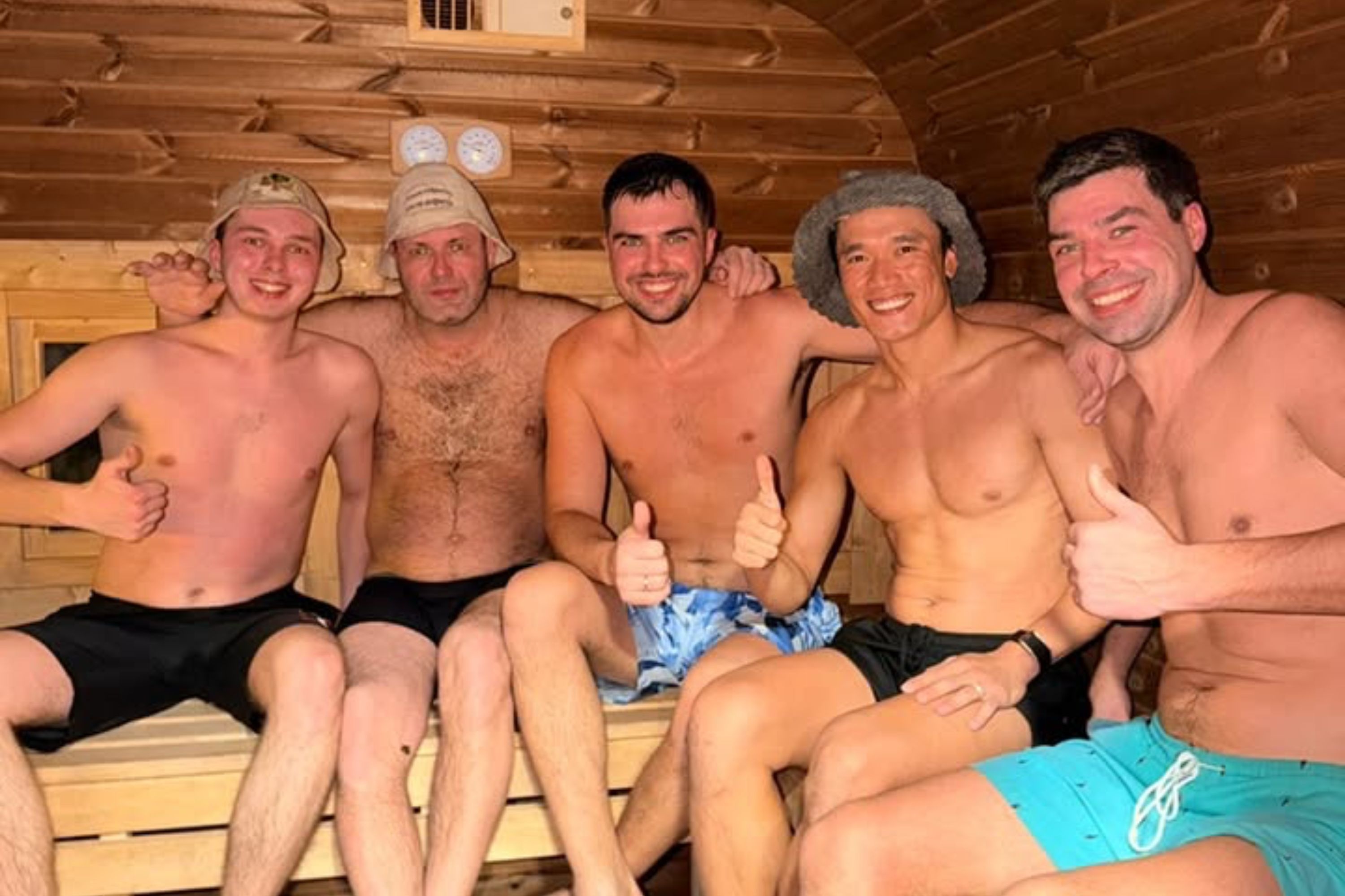 Bui Tien Dung xong hoi, lan minh tren tuyet cung gia dinh vo hinh anh