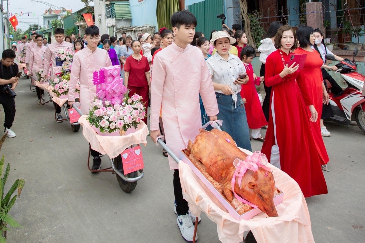 Man an hoi 'doc nhat vo nhi' cua chu re Thanh Hoa hinh anh