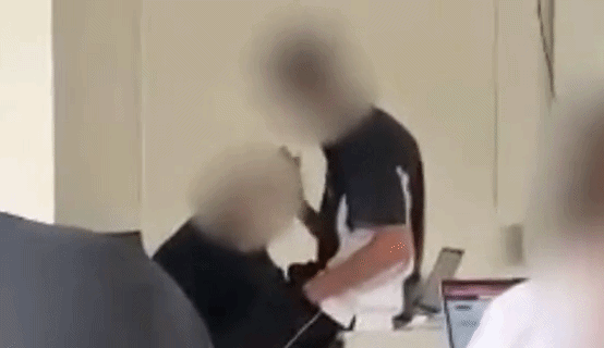 5 hoc sinh quay co giao de quay roi trong clip chan dong Australia hinh anh