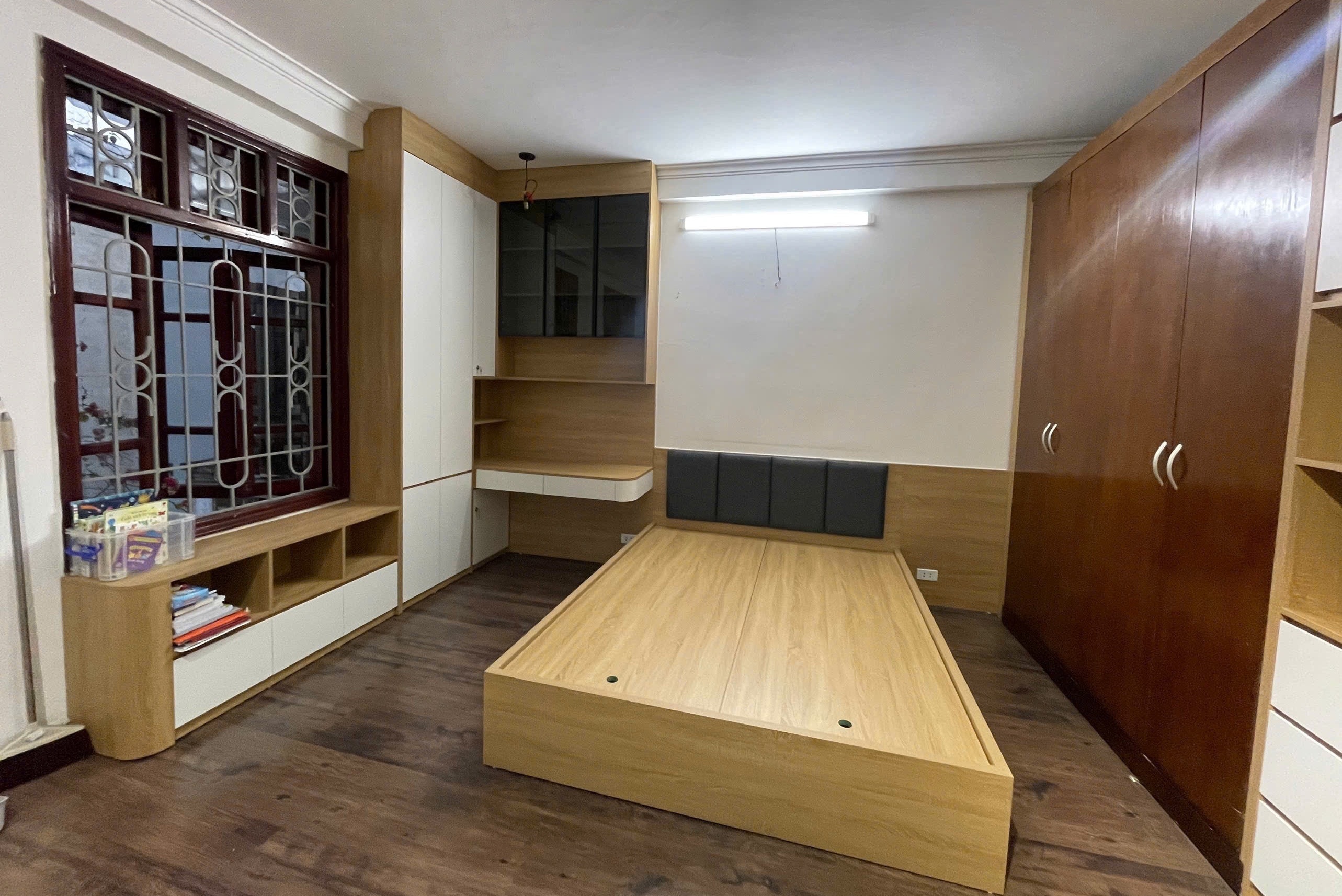 gia dinh hoan ra rieng anh 3