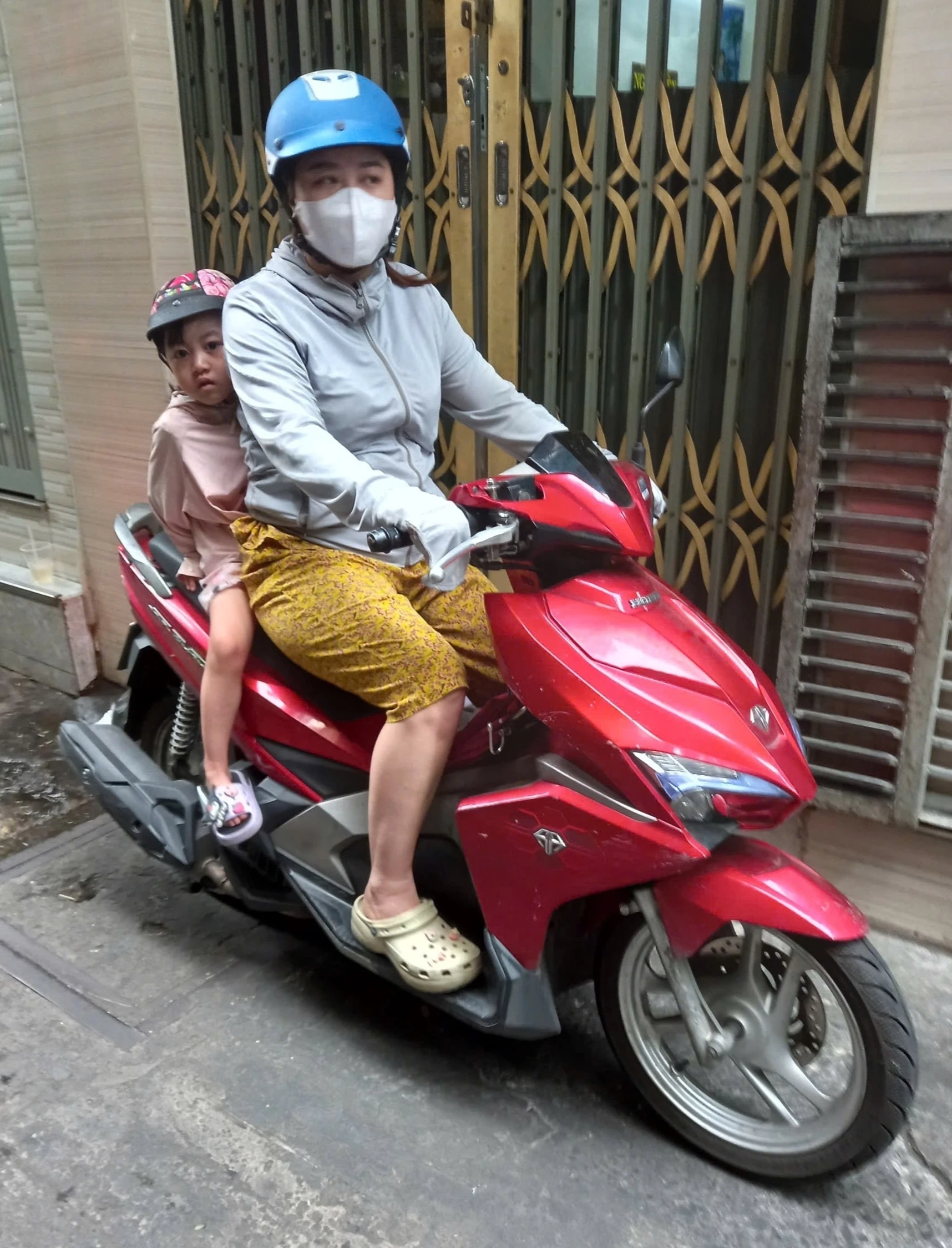 gia dinh hoan ra rieng anh 2