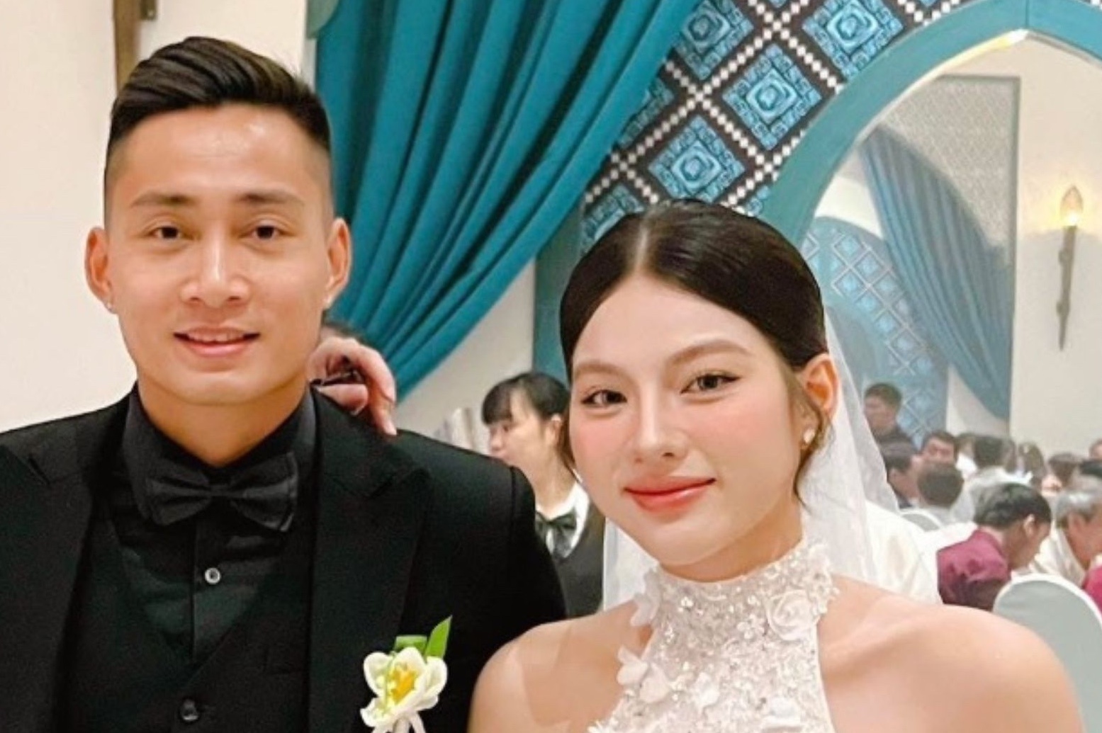 Cuu tien dao U23 Viet Nam cuoi hot girl TP.HCM hinh anh