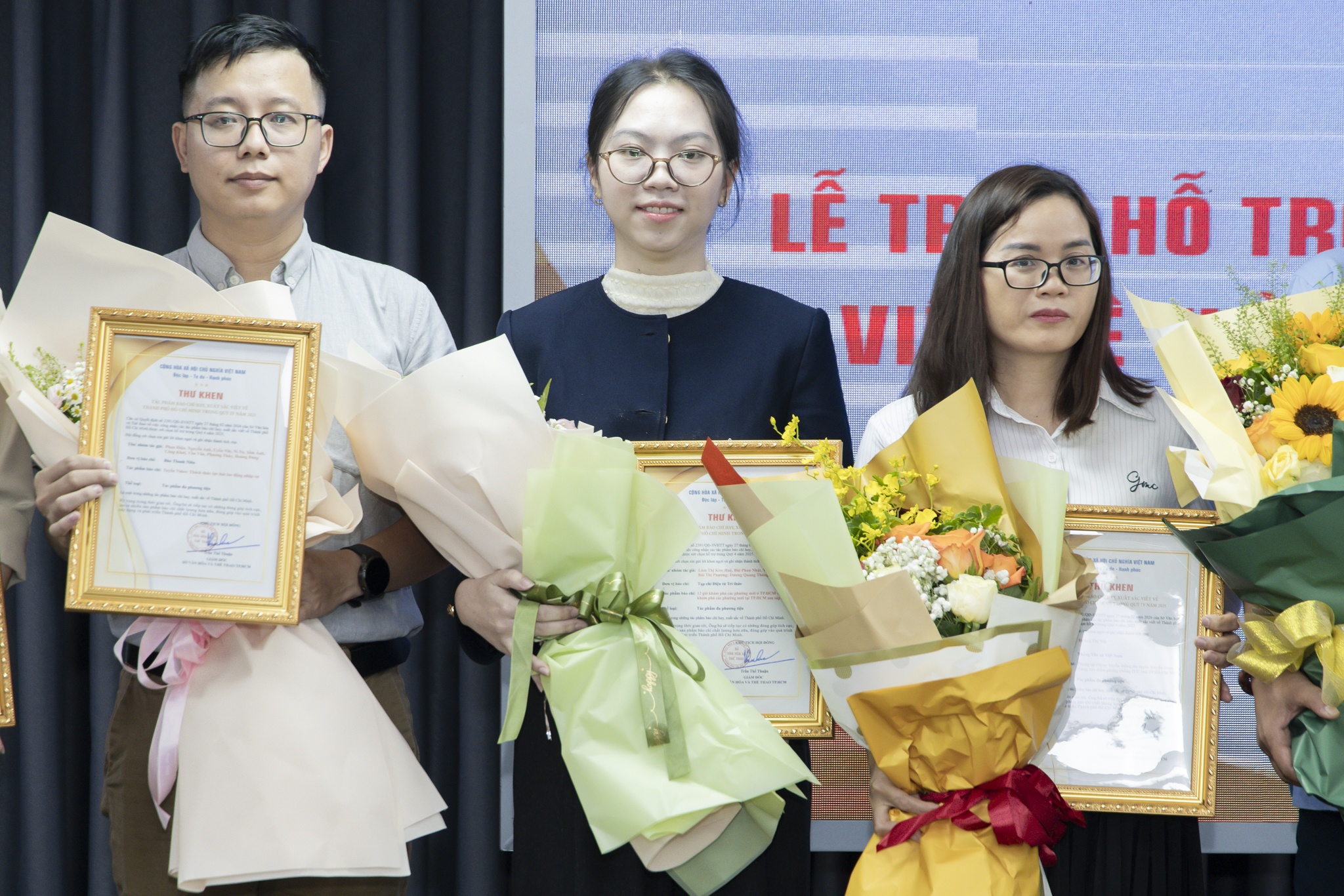 xuat sac viet ve TP.HCM anh 1