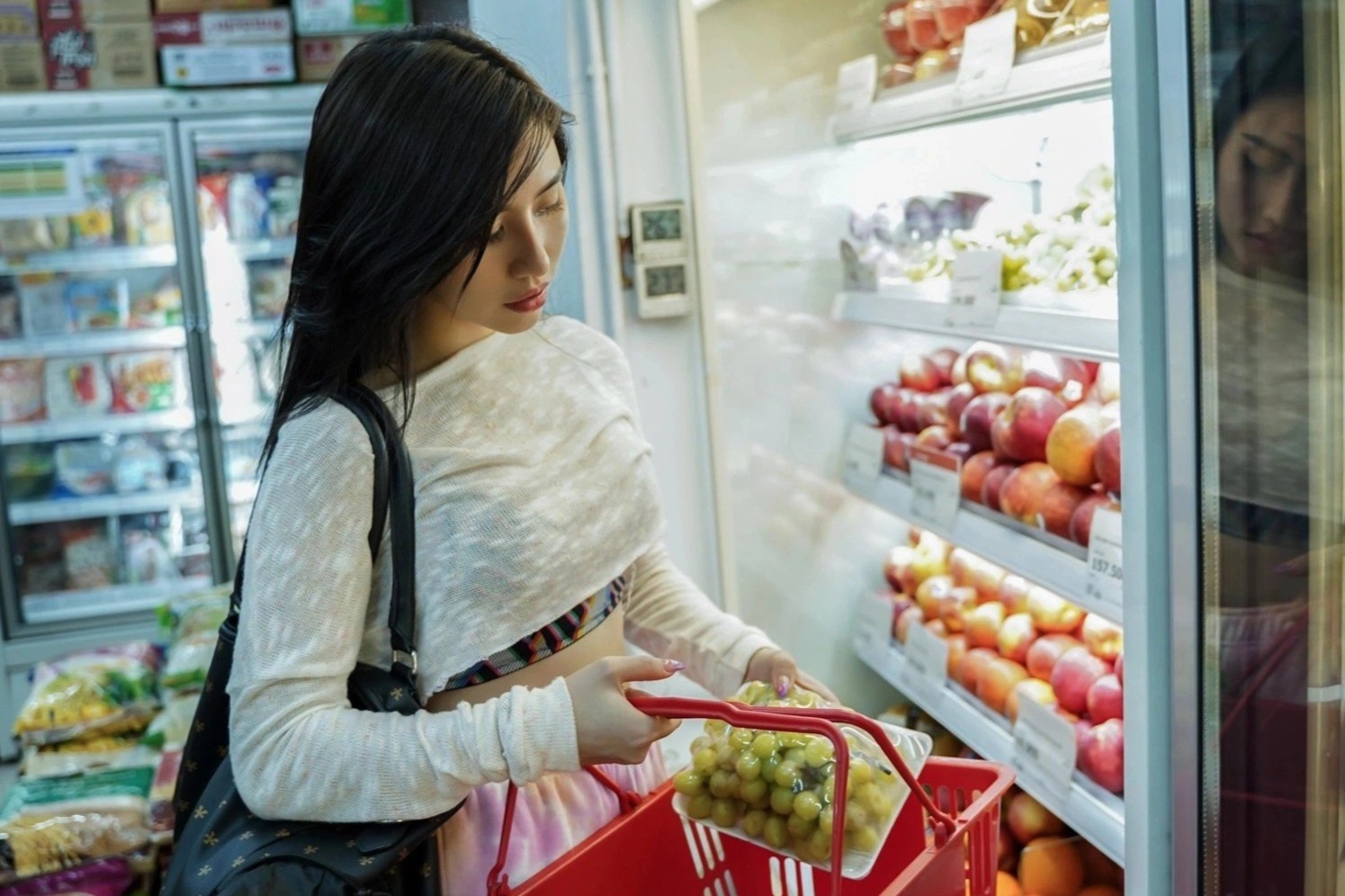 Gia dinh o TP.HCM 'can nao' de giam 50-70% tien an khi gia ca tang hinh anh