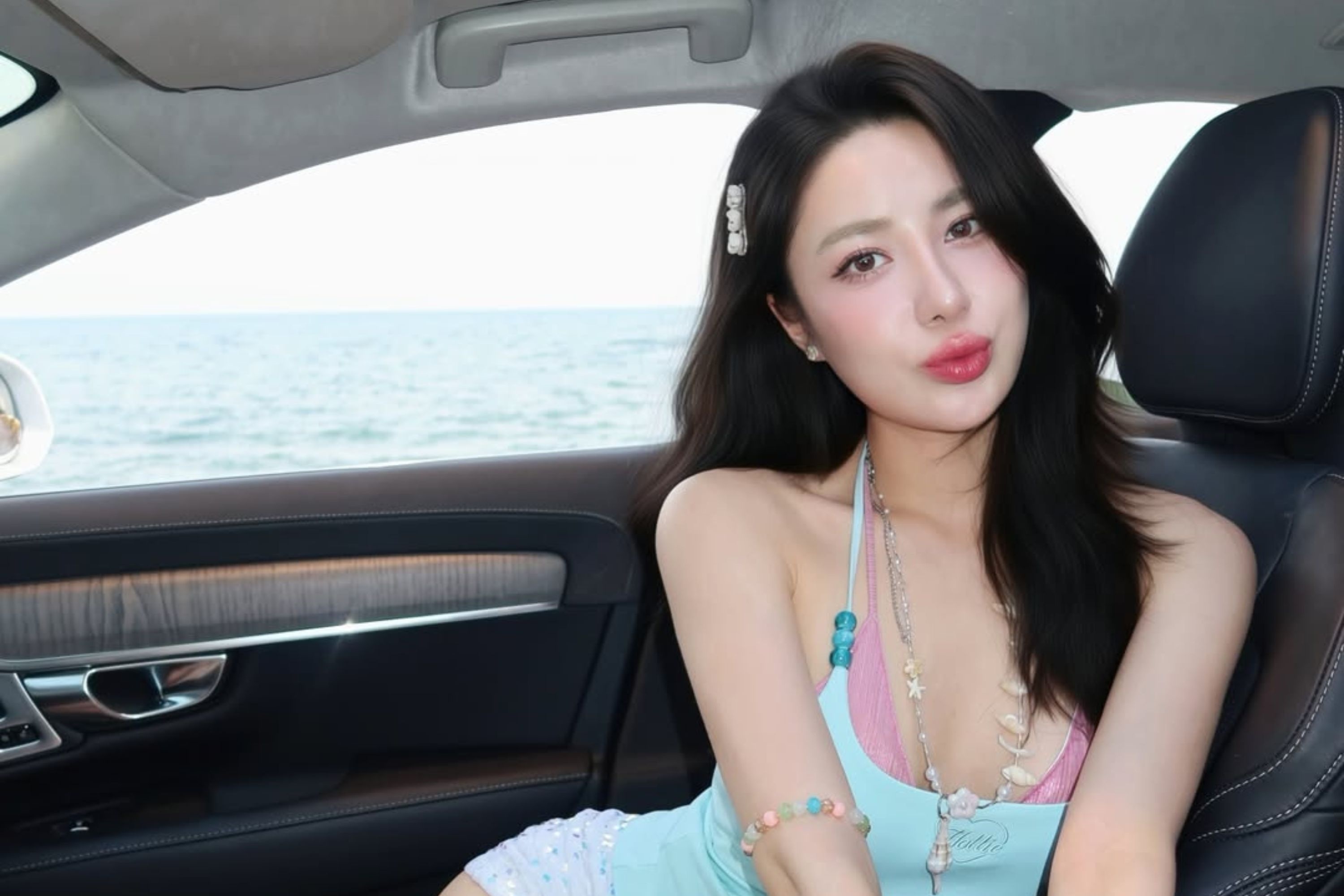 TikToker Gon Pink ly hon hinh anh