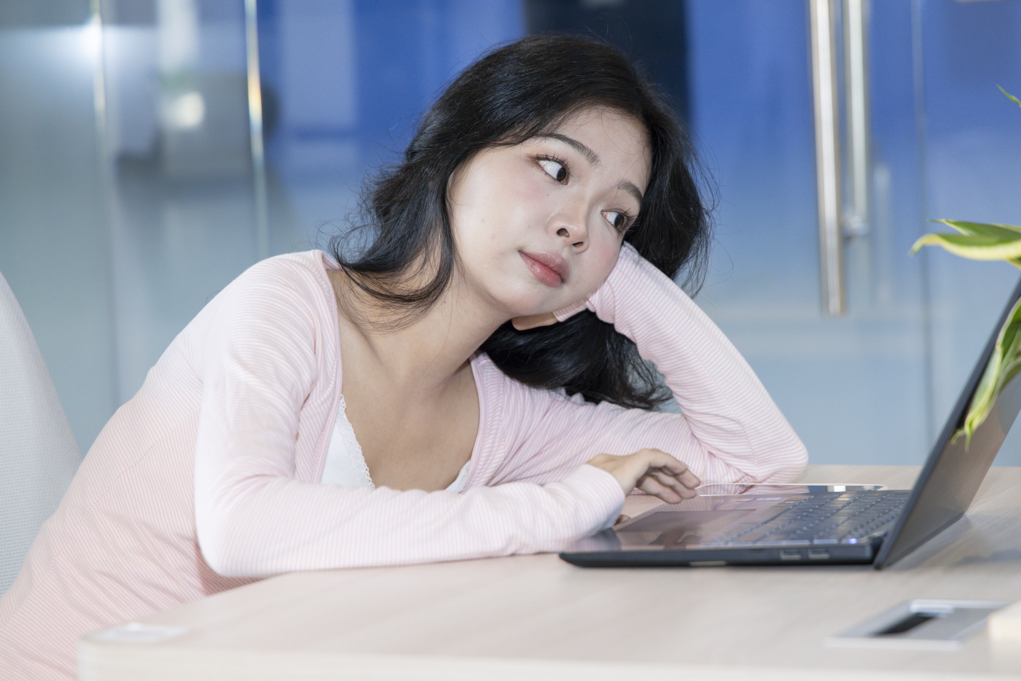 'Ket' giua 2 ky nghi le hinh anh