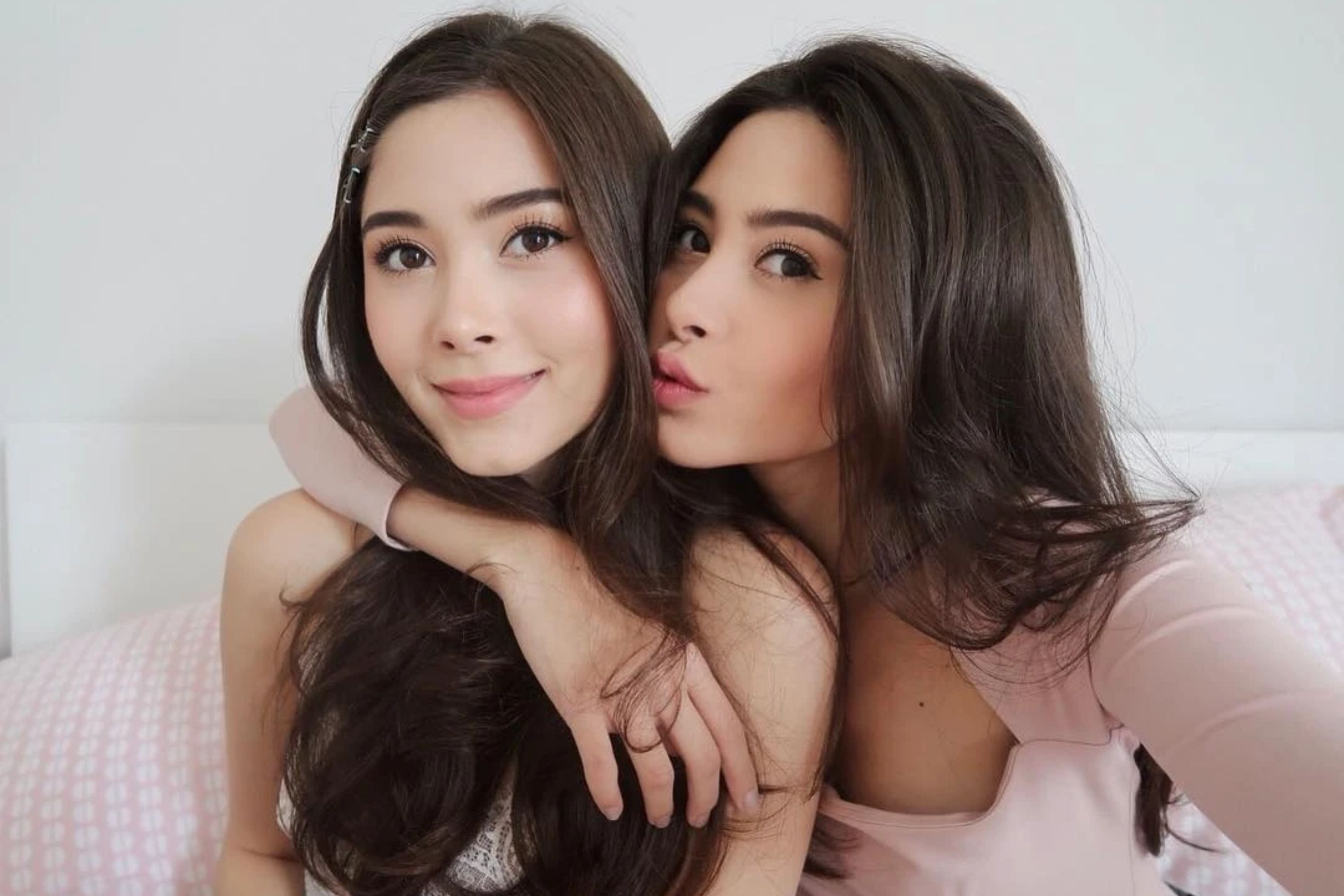 Cap song sinh noi tieng nhat Thai Lan, gio ra sao? hinh anh