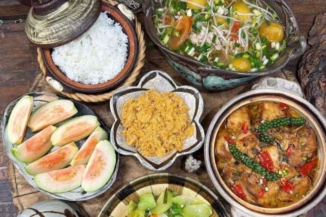 Vo khoe com nha, chong dua: 'Co cong dong mang moi duoc an ngon' hinh anh