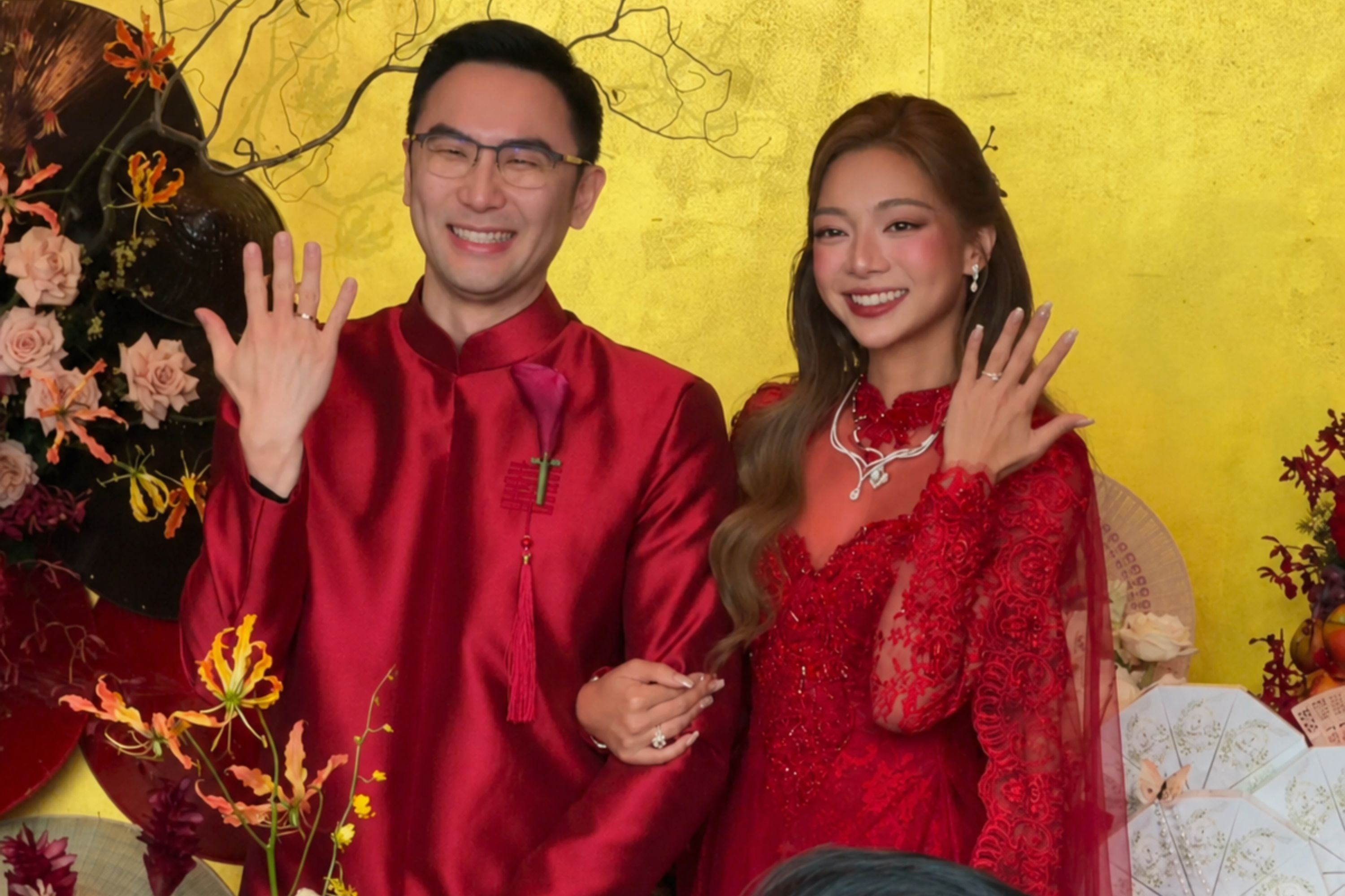Con gai chuong mon phai Vinh Xuan cuoi hinh anh