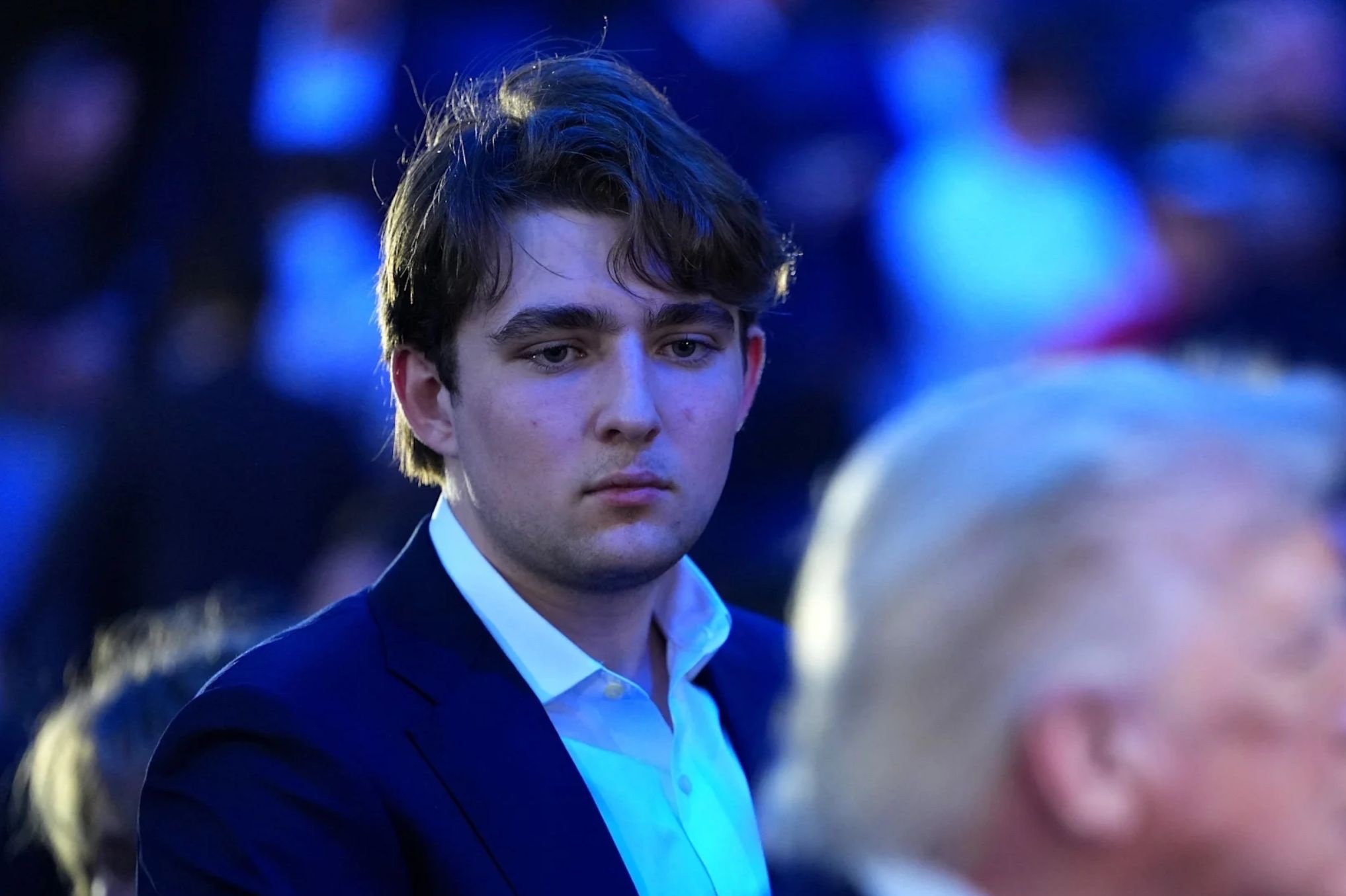 Barron Trump khac la hinh anh