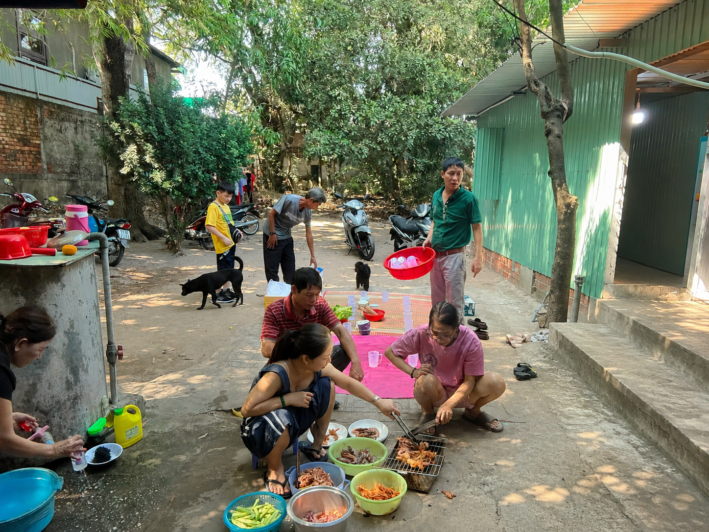 t&igrave;nh l&agrave;ng nghĩa x&oacute;m ảnh 1