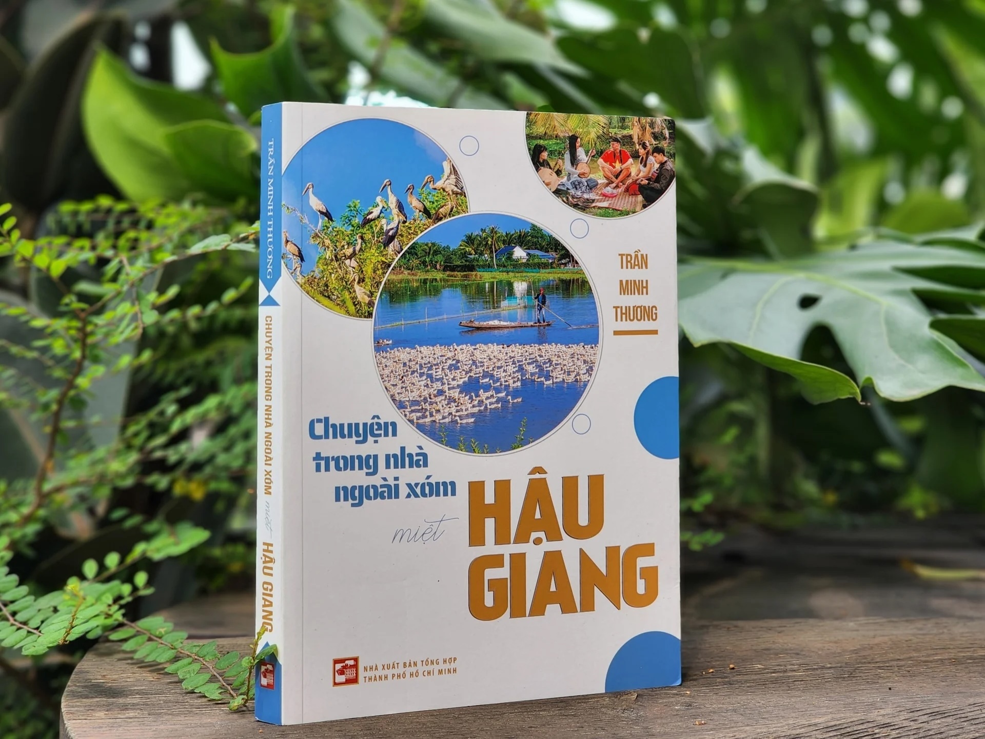 t&igrave;nh l&agrave;ng nghĩa x&oacute;m ảnh 2