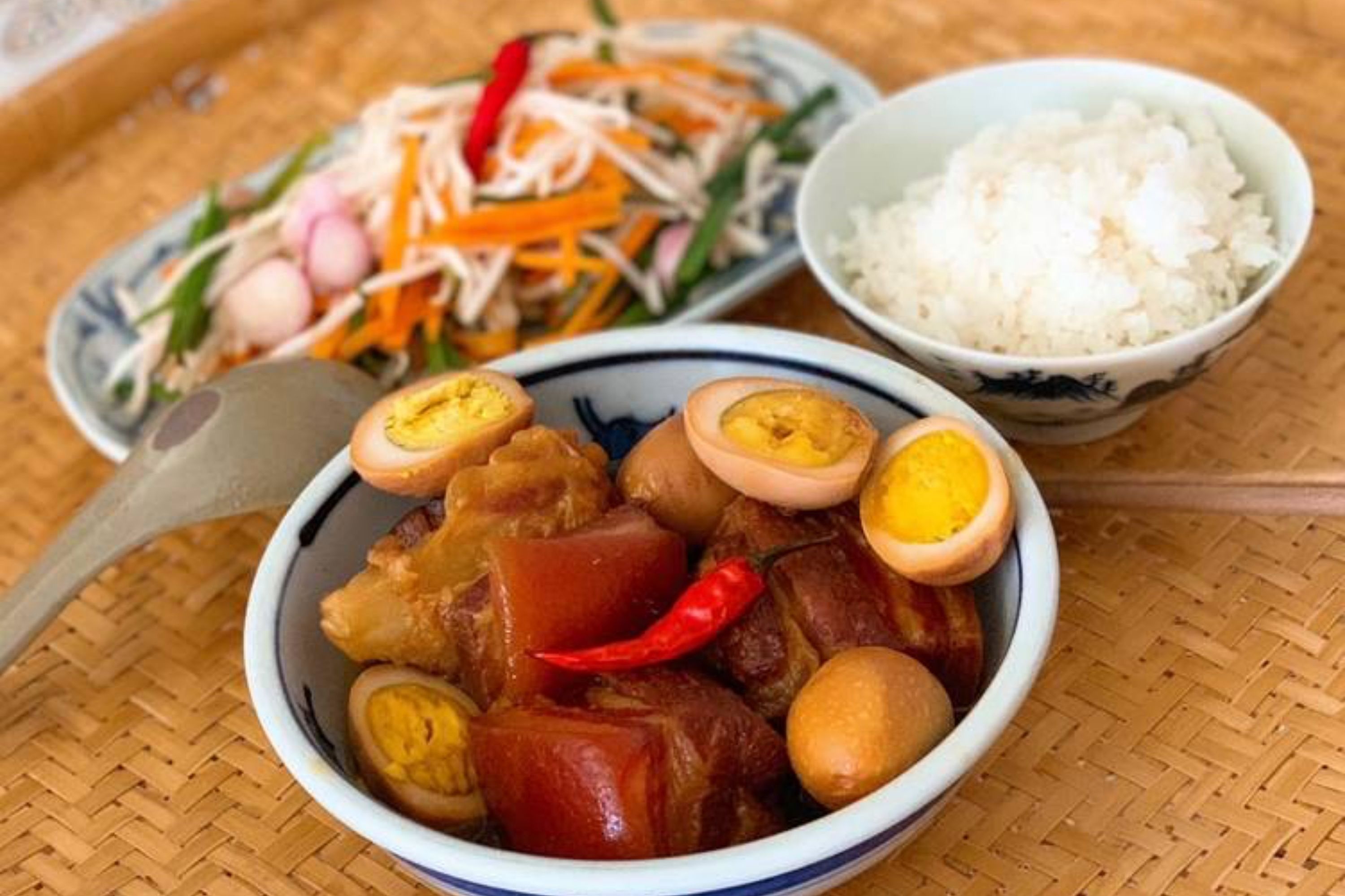 Vì sao đám giỗ miền Tây thường có thịt kho trứng?
