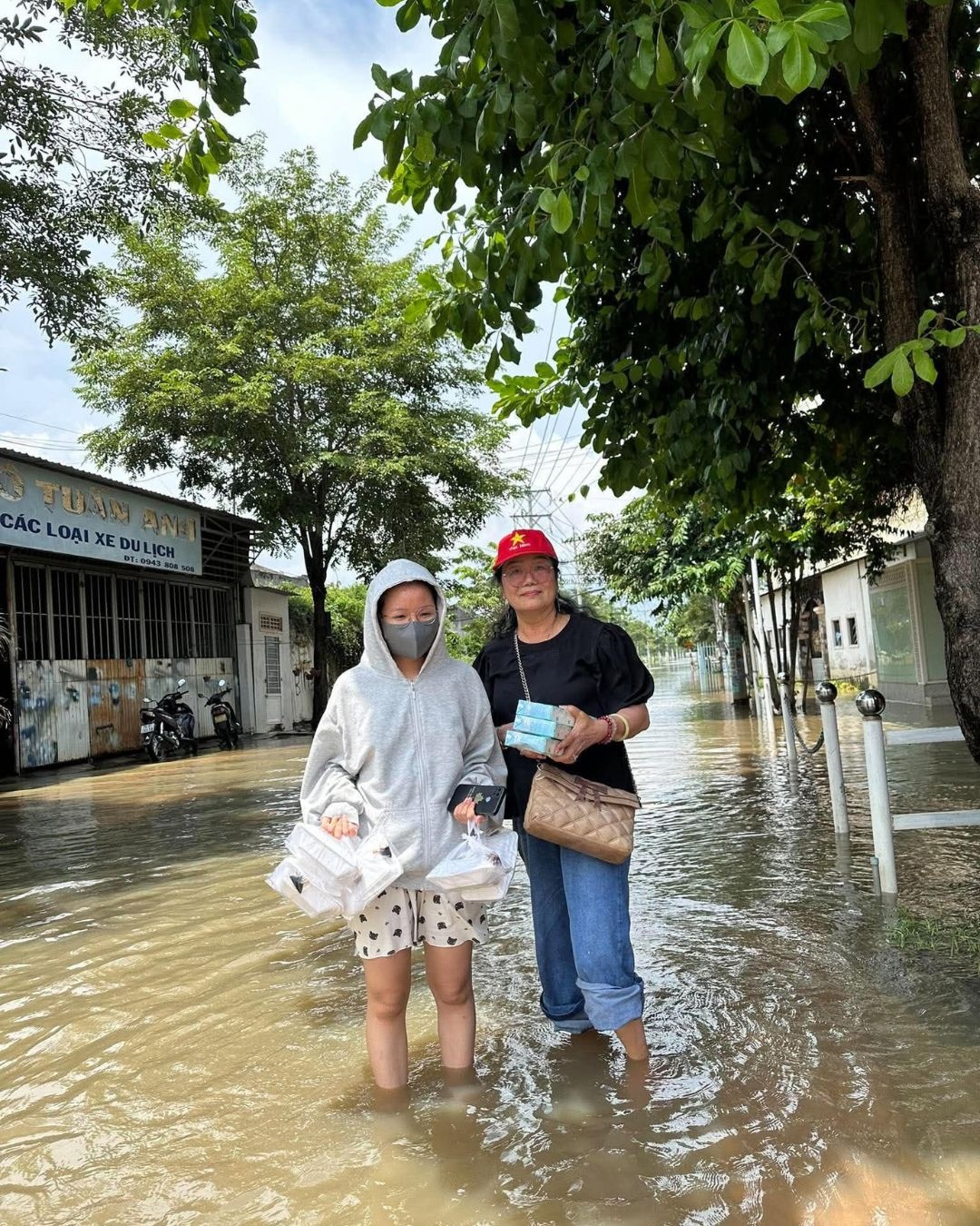 nước lũ l&acirc;m đồng ảnh 2