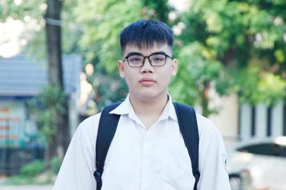 Tặng bằng khen nam sinh một mình chống trả hai đối tượng trộm chó