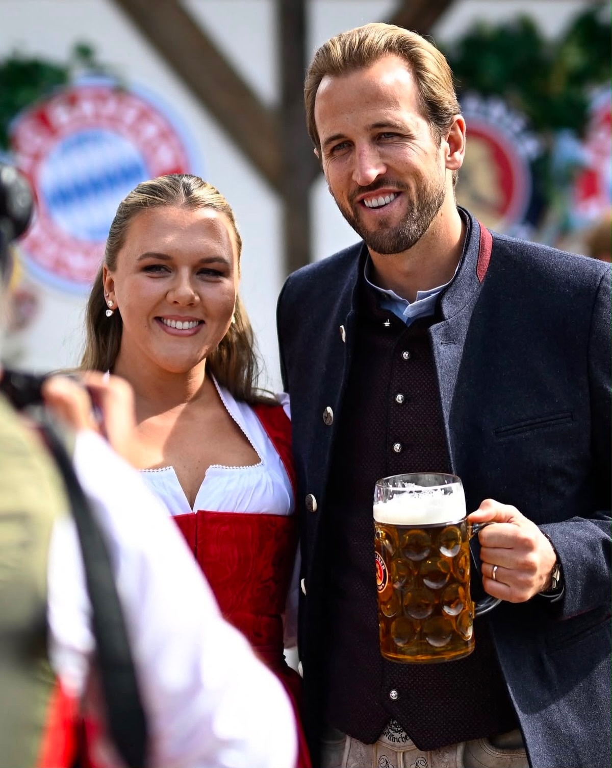 Harry Kane v&agrave; vợ ảnh 6