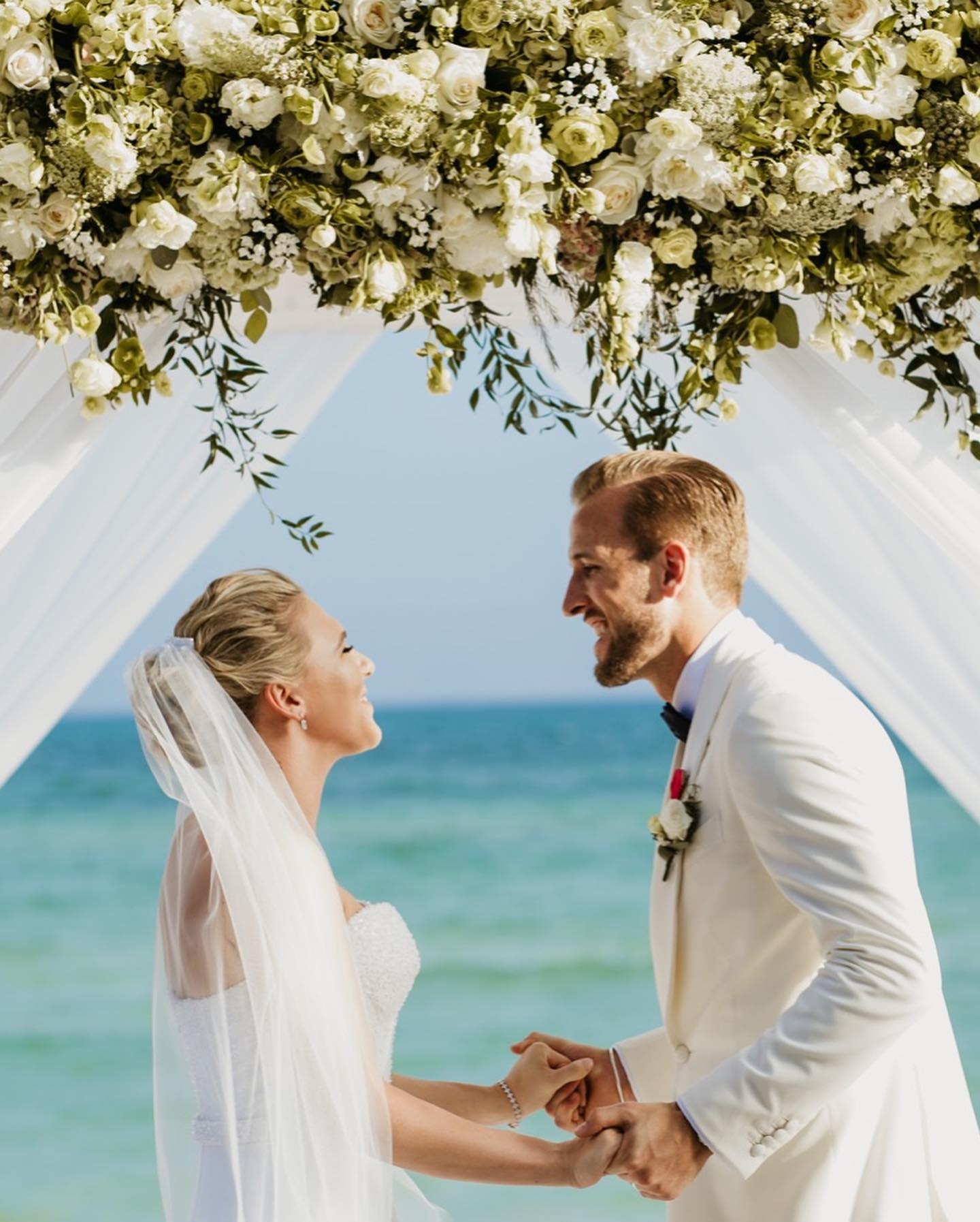 Harry Kane v&agrave; vợ ảnh 10