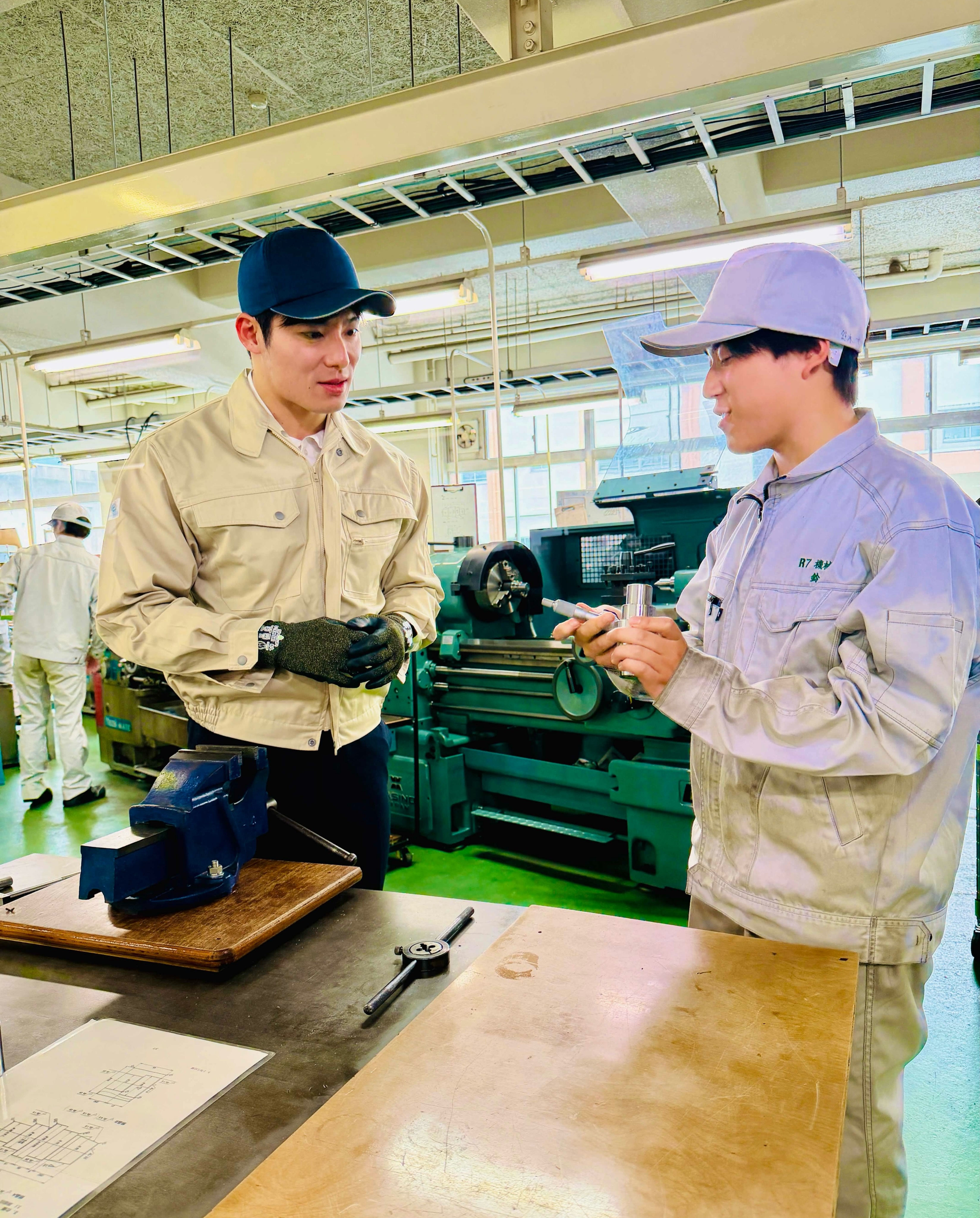 Thống đốc trẻ nhất ảnh 4