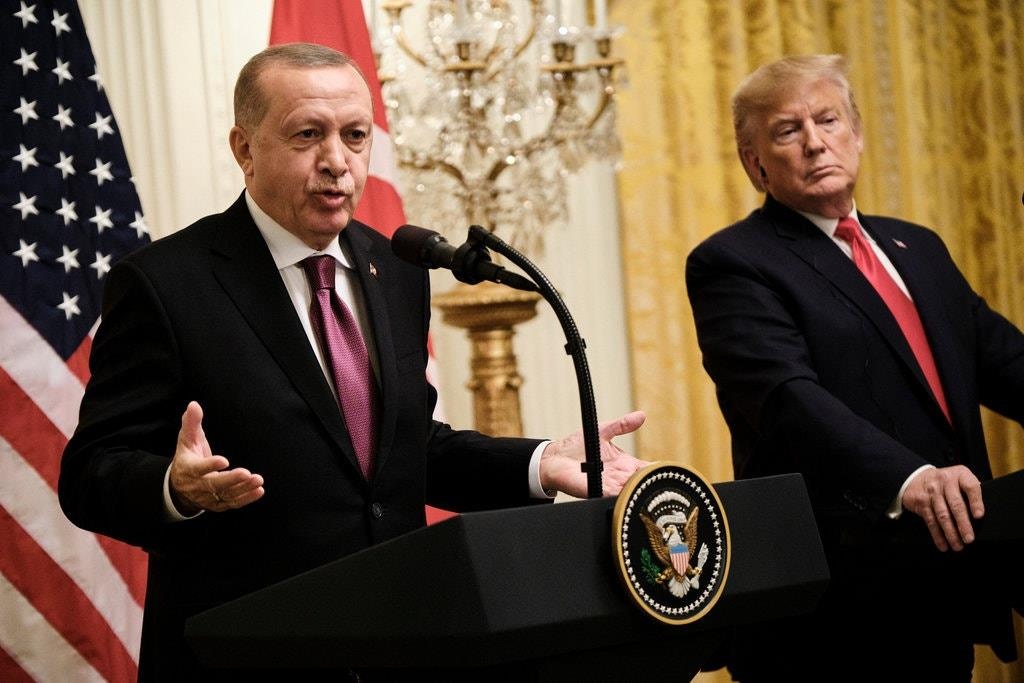 Ong Erdogan tra lai la thu 'dung lam ke ngoc' cua TT Trump hinh anh