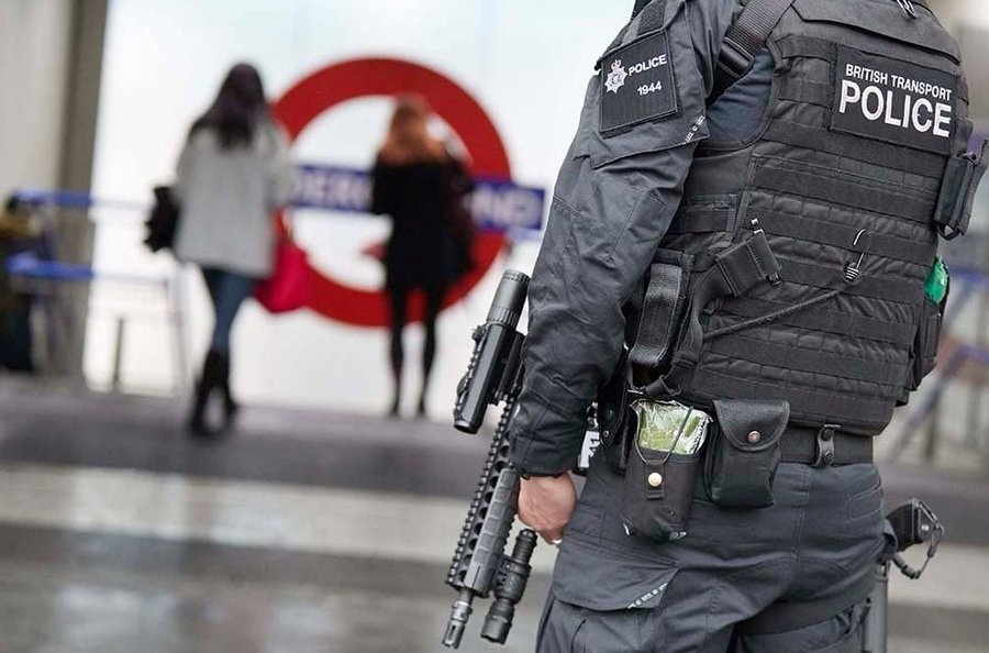 dâm dao chết người cầu London ngày Black Friday ảnh 2 dam dao chet nguoi cau London ngay Black Friday anh 2