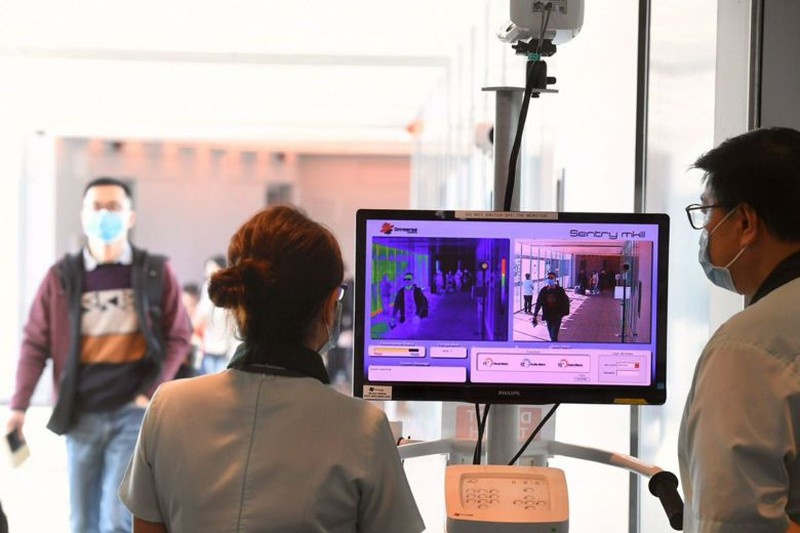 Hang nghin nguoi Vu Han da kip ra nuoc ngoai truoc lenh cach ly hinh anh