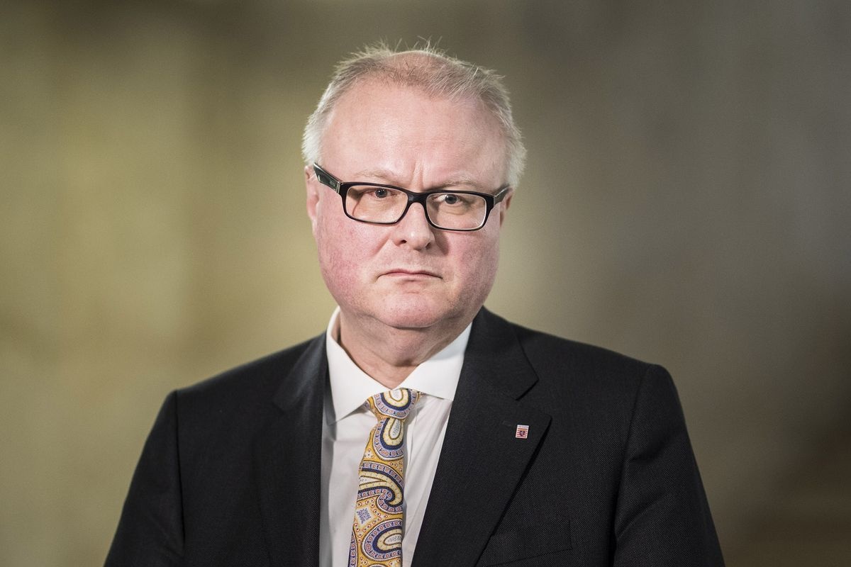 Lanh dao tai chinh Duc tu tu sau lo ngai ve virus hinh anh