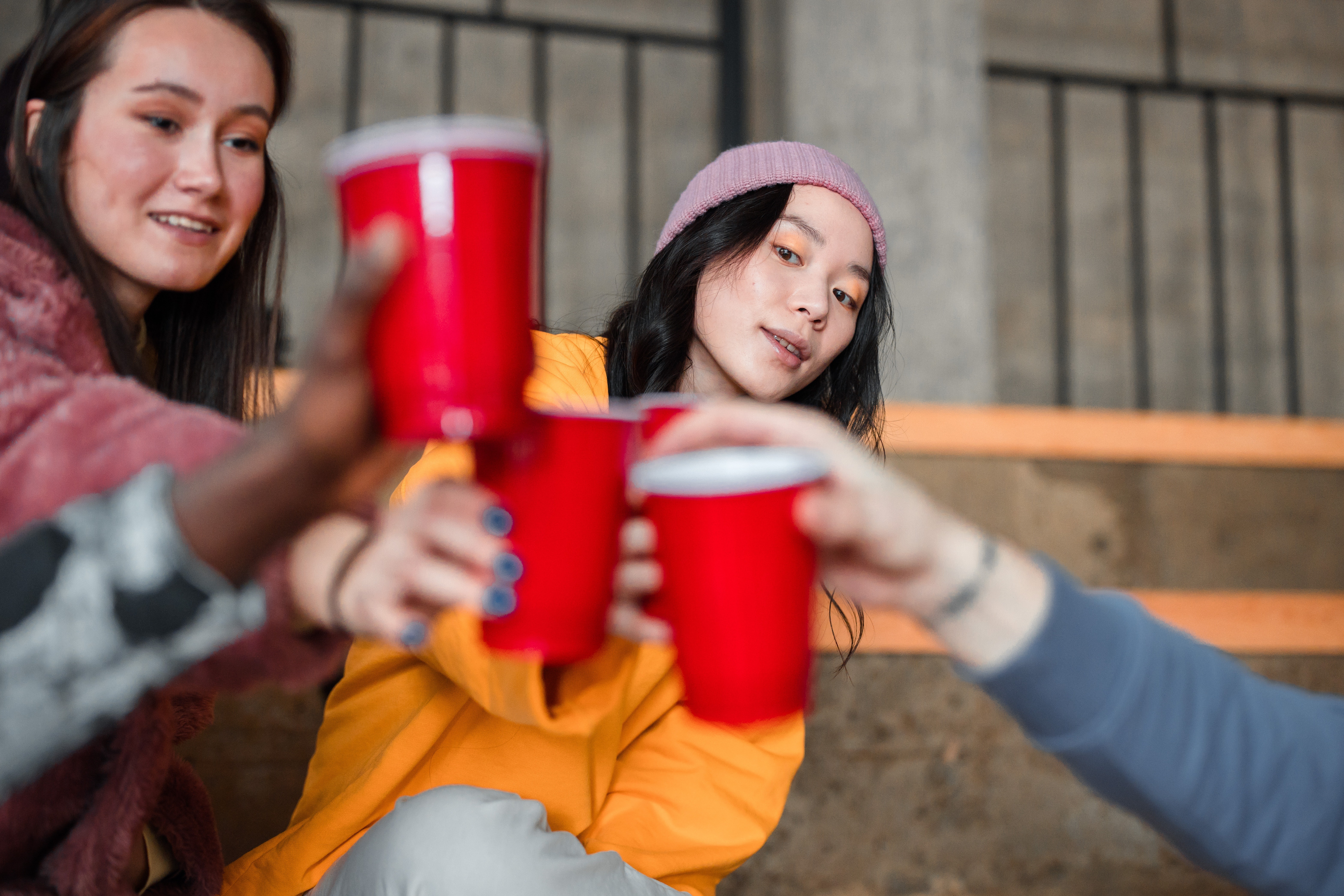 Khi ho hang to mo chuyen ban mat viec cuoi nam hinh anh