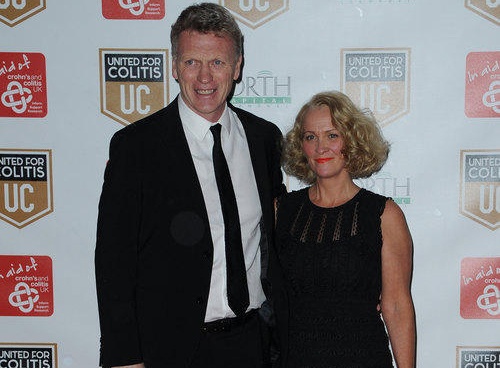 David Moyes cung dan sao M.U rang ro dua WAGs di tu thien hinh anh