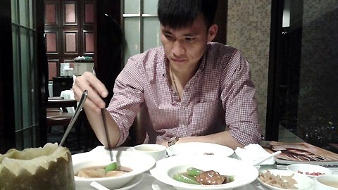 Thuy Tien nau mon dac san cho Cong Vinh hinh anh