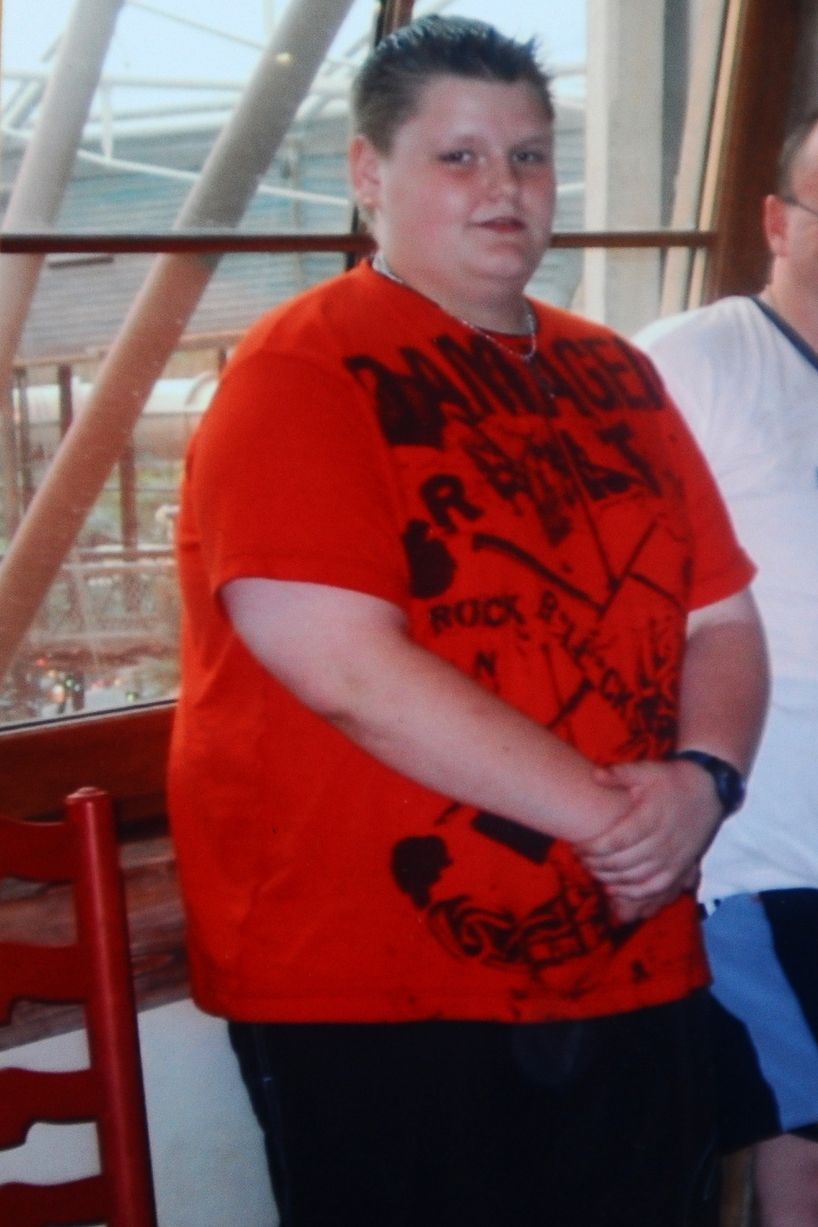 Chang trai giam 70 kg trong luong de thanh ban sao Beckham hinh anh