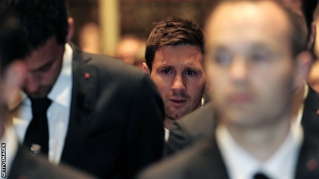 Messi ngan le trong le tuong niem Tito Vilanova hinh anh